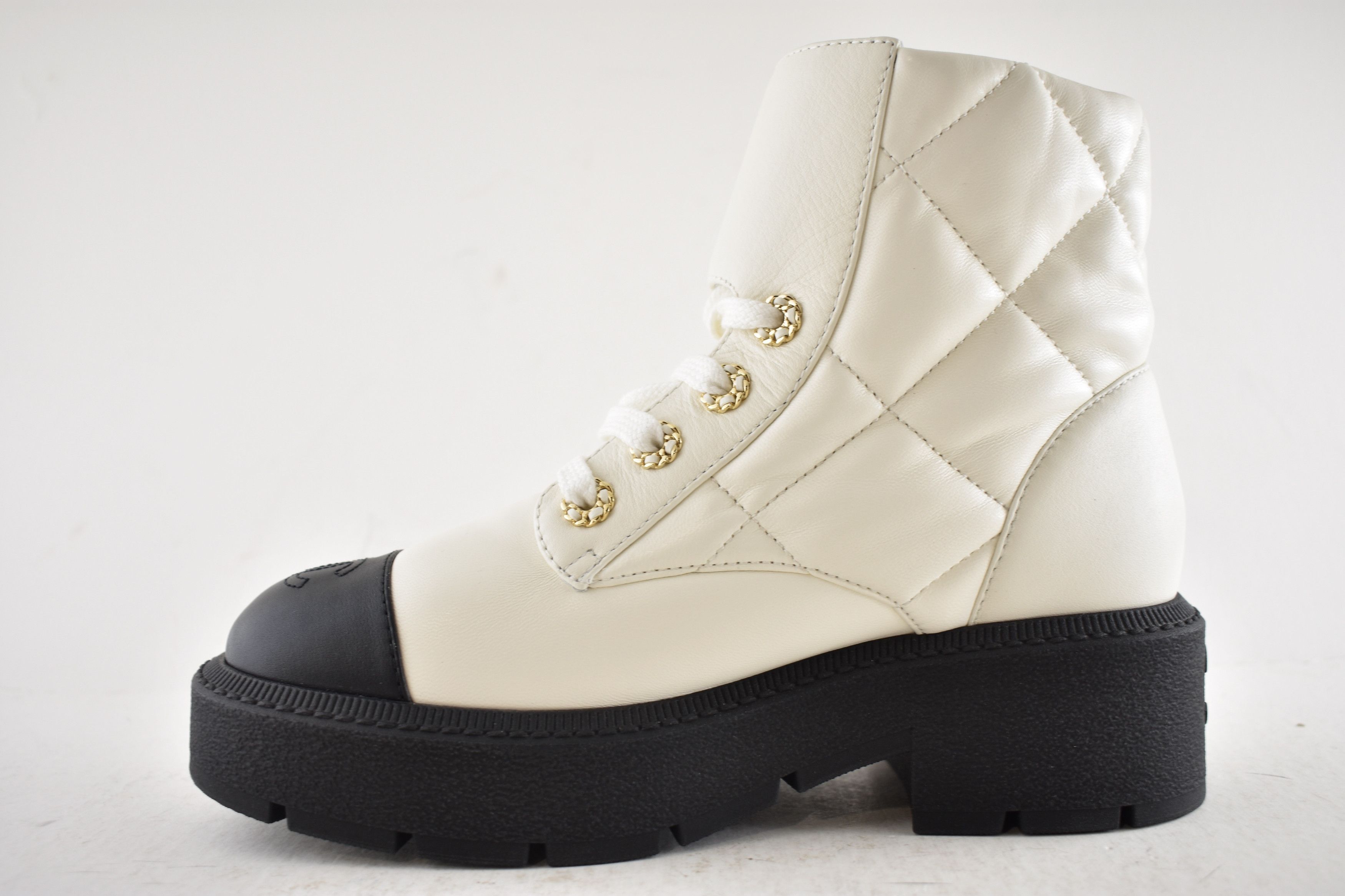 Chanel Chanel 24B CC Combat Black Platform Ankle Short Boots 37c Size US 7 / IT 37 - 18 Thumbnail