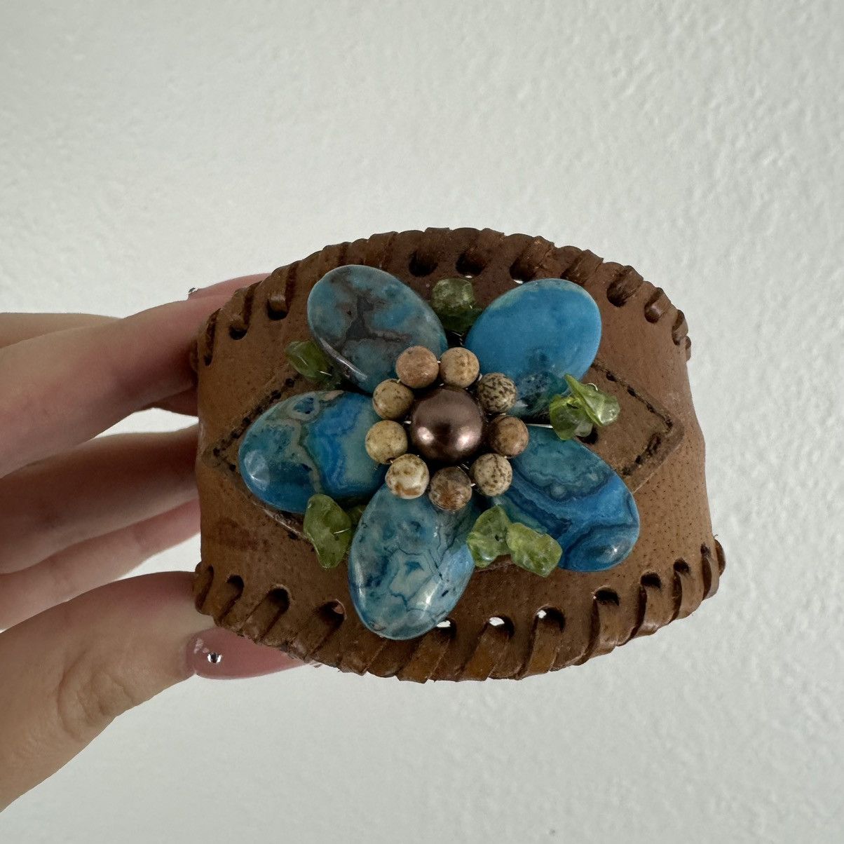 Vintage Vintage Light Brown Leather Turquoise Flower Bracelet Size ONE SIZE - 4 Thumbnail