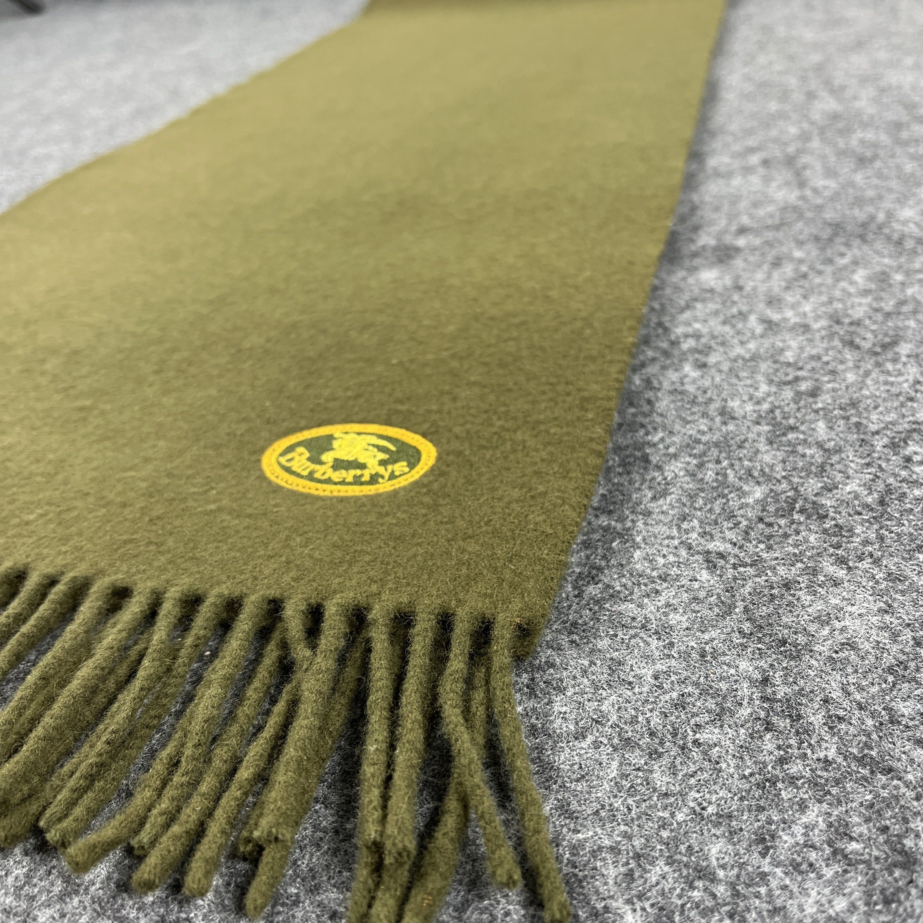 Burberry Burberrys Scarf / Muffler / Neckwear T1349 Size ONE SIZE - 7 Thumbnail