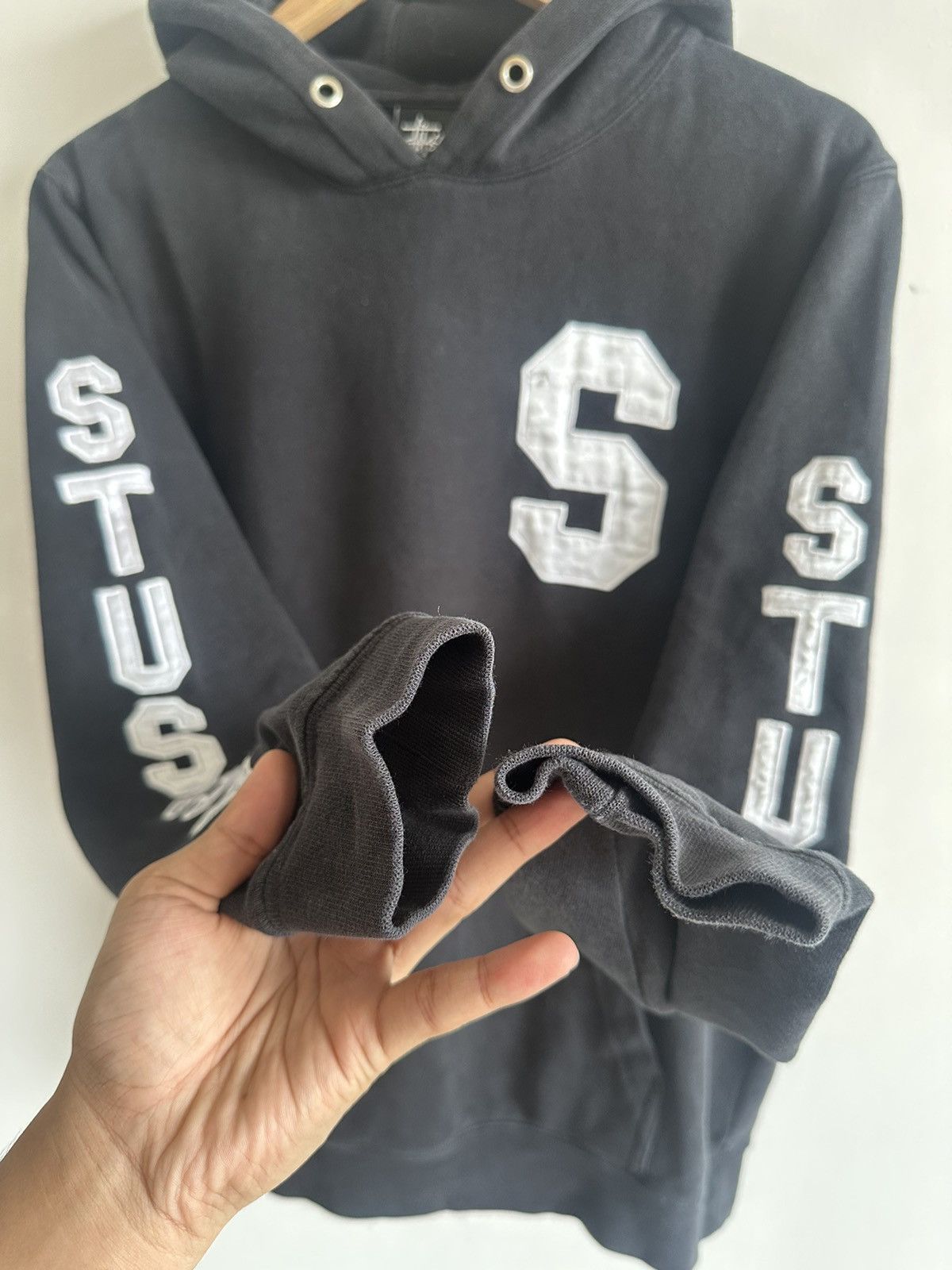 Stussy × Vintage Vintage Stussy Spellout Sleeve Pullover Hoodie Rare Size US M / EU 48-50 / 2 - 2 Thumbnail