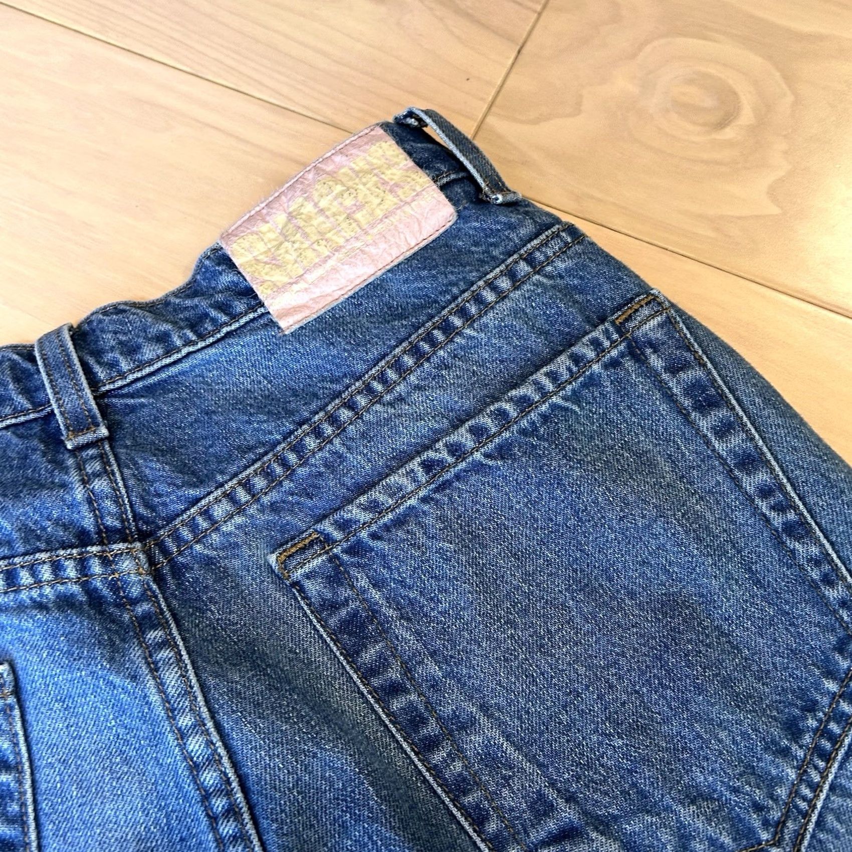 Vintage Mothe SNACKS! High Waisted Twizzy Skimp in Delicious Memories Jeans Women’s 27 Blue Denim Casual Regular 5-Pocket Designer Mom Jeans Womens Size 27" / US 4 / IT 40 - 4 Thumbnail