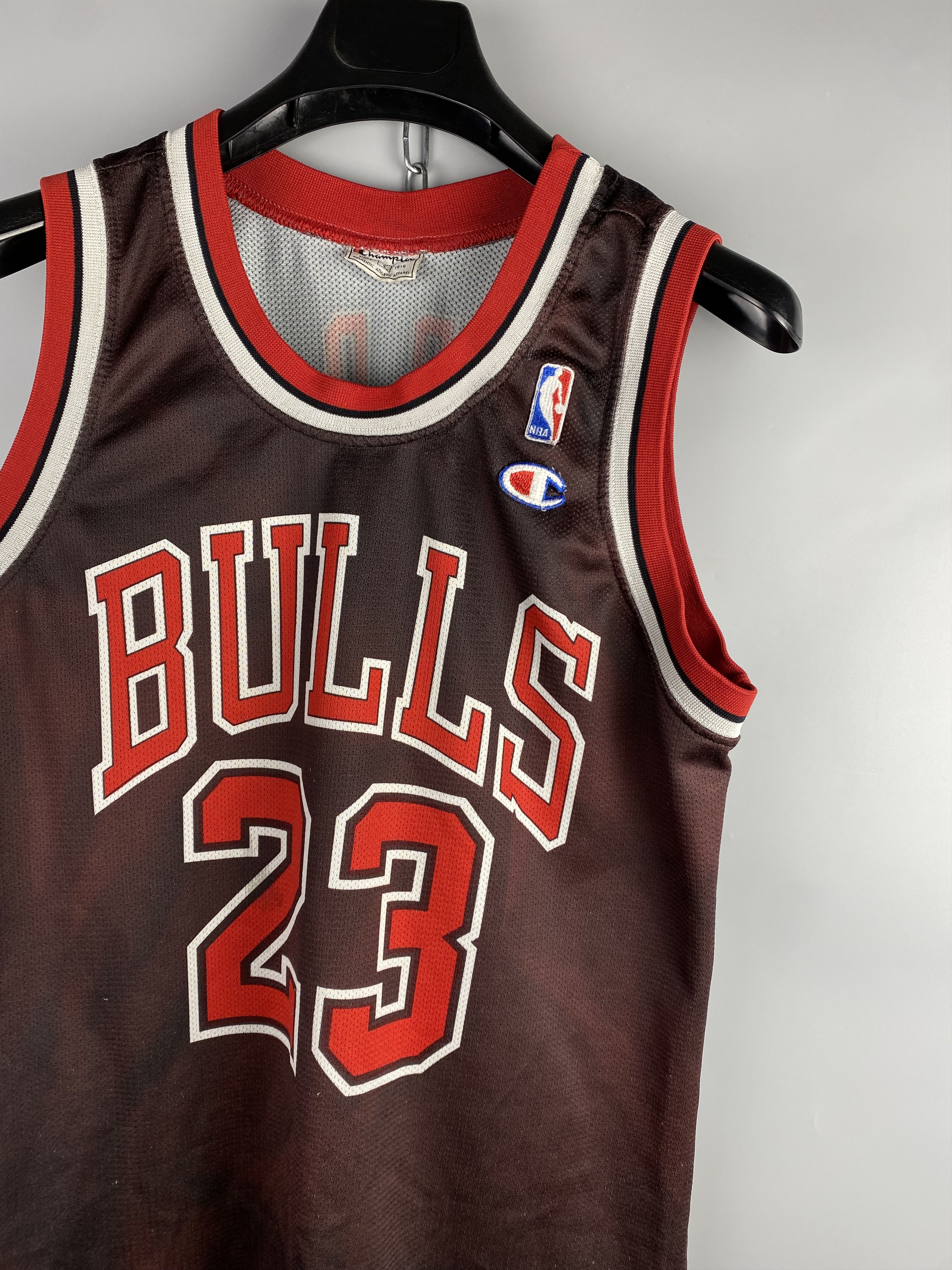 NBA Vintage Champion Bulls Rare 23 Jordan Basketball Shirt Size US S / EU 44-46 / 1 - 6 Thumbnail