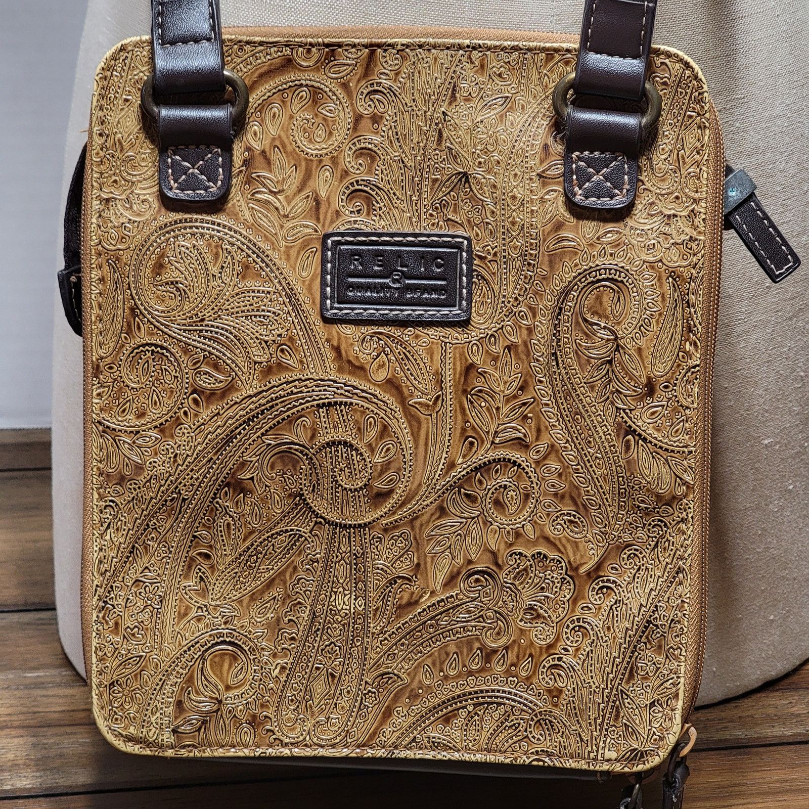 Relic Relic Embossed Paisley Faux Leather Crossbody Purse / Bag Size ONE SIZE - 2 Thumbnail