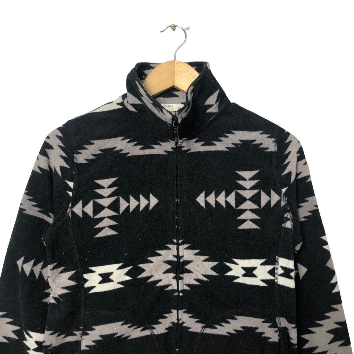 Japanese Brand Vintage Ignio Fullprint Navajo Zipper Ups Jacket Size US S / EU 44-46 / 1 - 4 Thumbnail