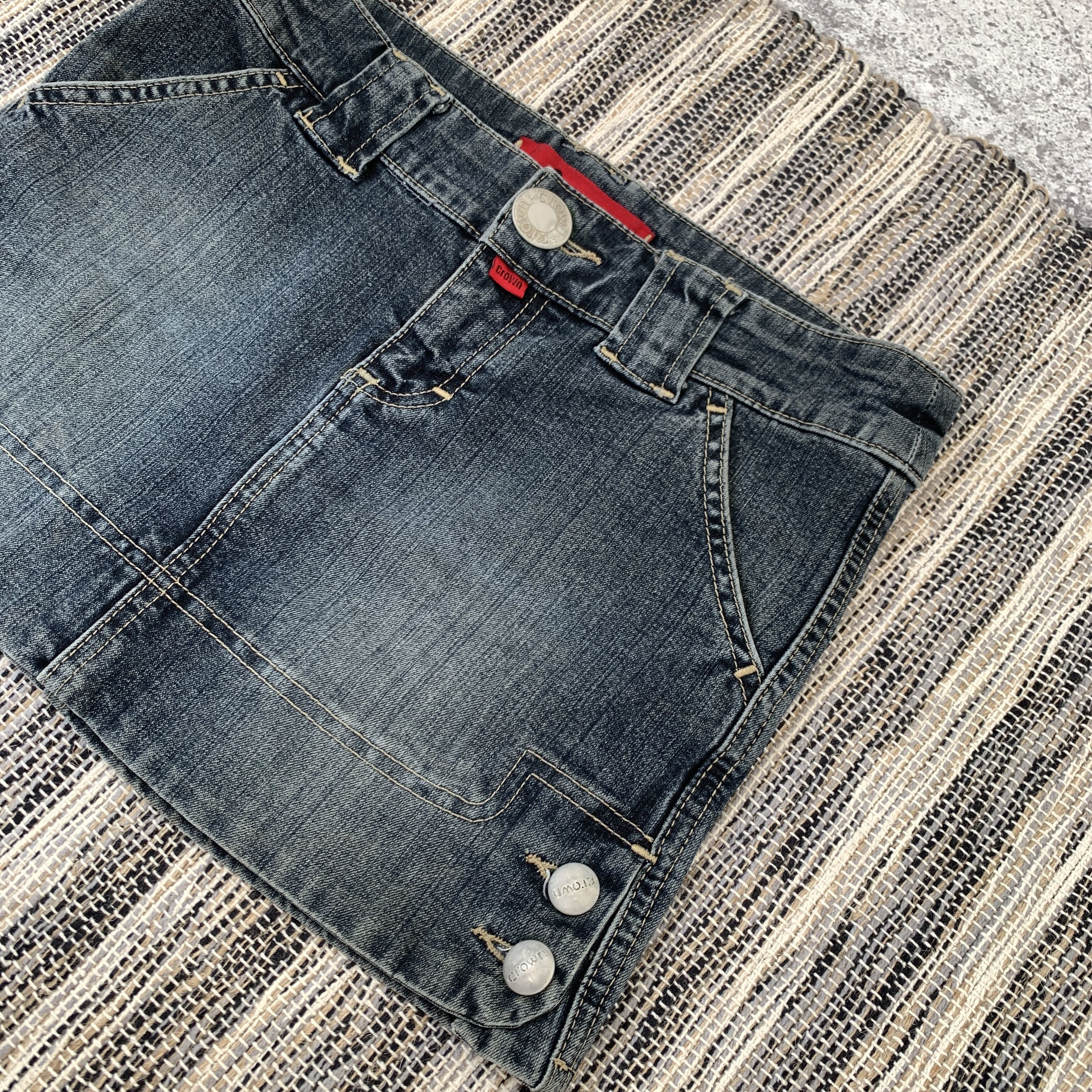 Japanese Brand Vintage Y2K Faded Women's Blue Denim Low Rise Mini Skirt Size 26" / US 2 / IT 38 - 6 Thumbnail