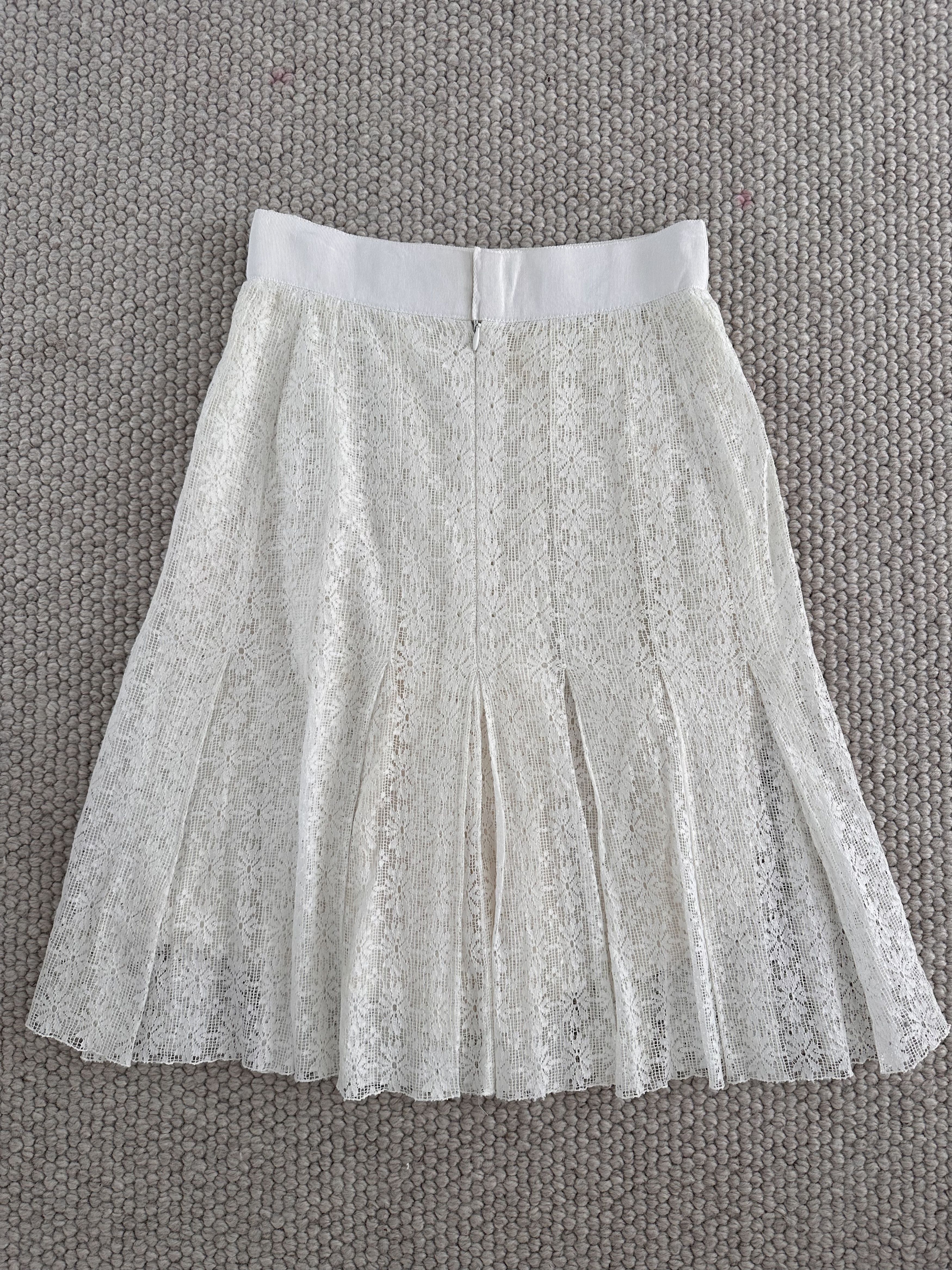 Chanel CHANEL off-white floral lace skirt Size 27" / US 4 / IT 40 - 2 Thumbnail