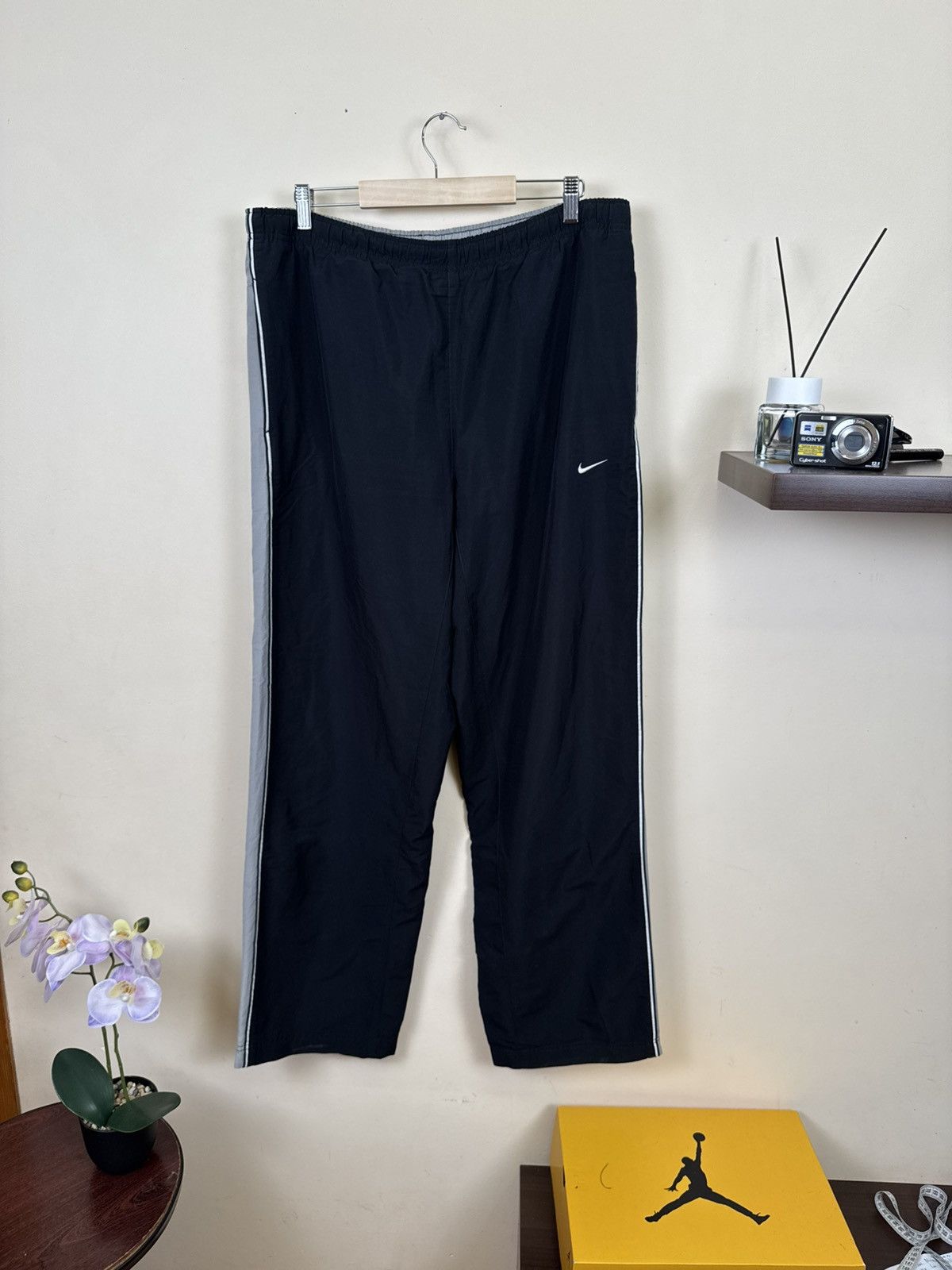 Nike Vintage Nike Pants Nylon Streetwear Straight Black Swoosh XL Size US 36 / EU 52 - 7 Thumbnail