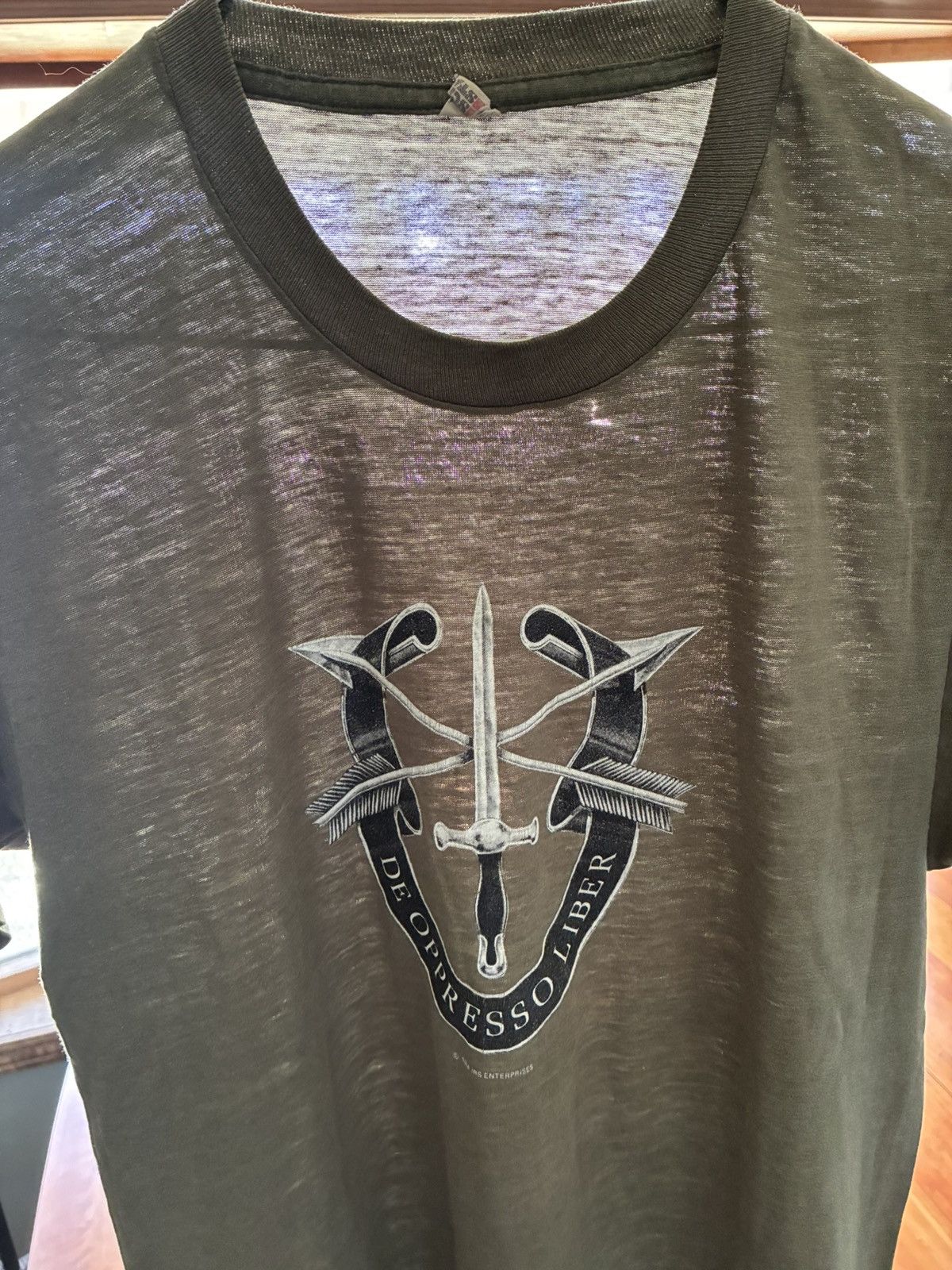 Vintage Vintage 80s 3d emblem special forces tee shirt Size US L / EU 52-54 / 3 - 1 Thumbnail