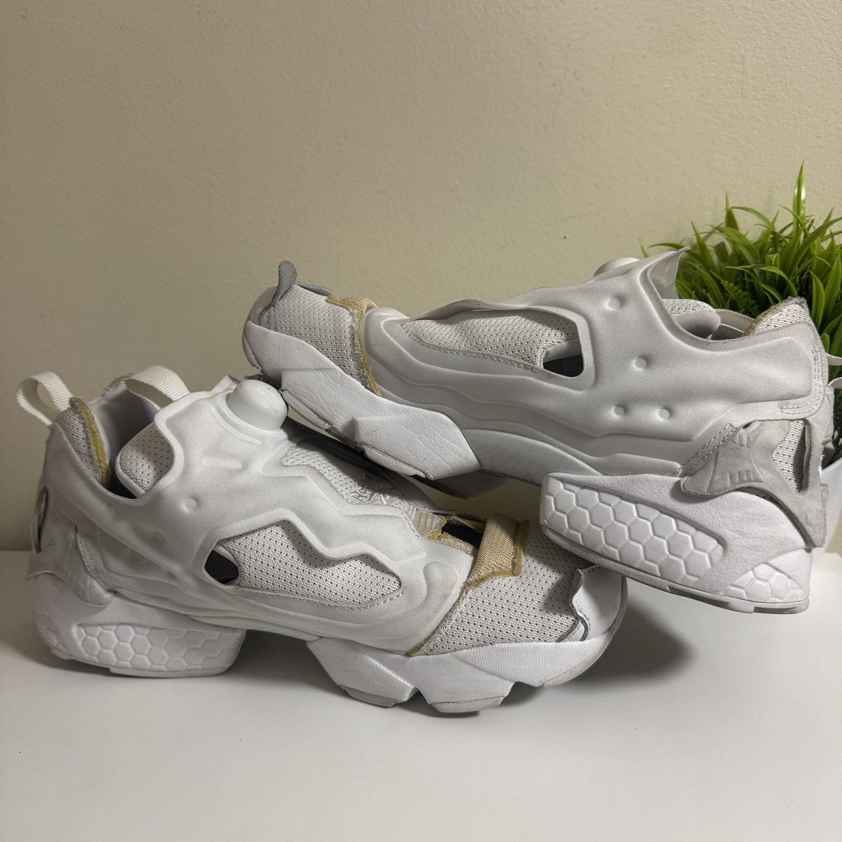Maison Margiela × Reebok Reebok Maison x Margiela Instapump Fury Memory Of Shoes Size US 7 / EU 40 - 17 Thumbnail