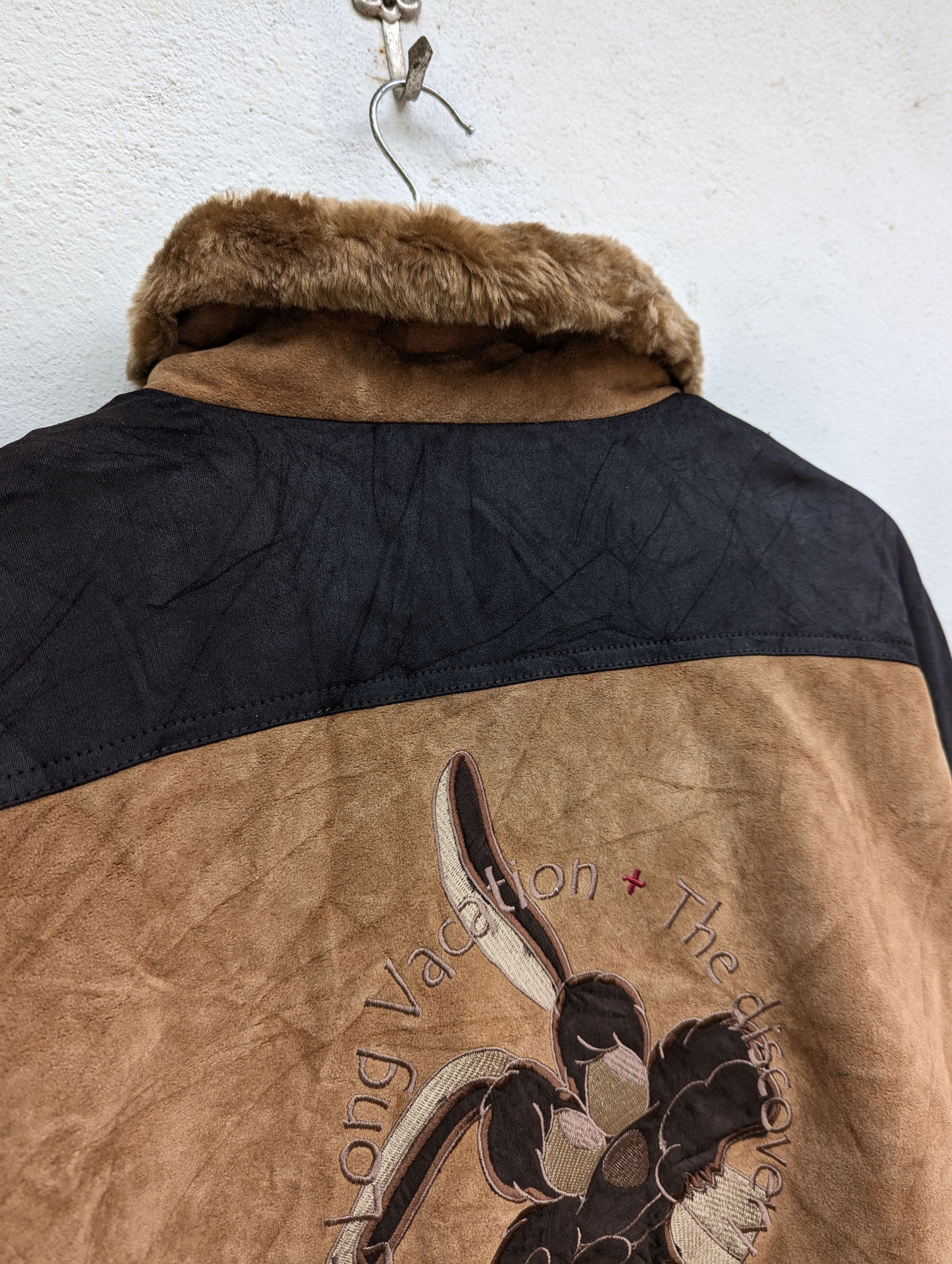 UNIVERSE HOLIDAY RABBIT BIG LOGO BACK JACKET