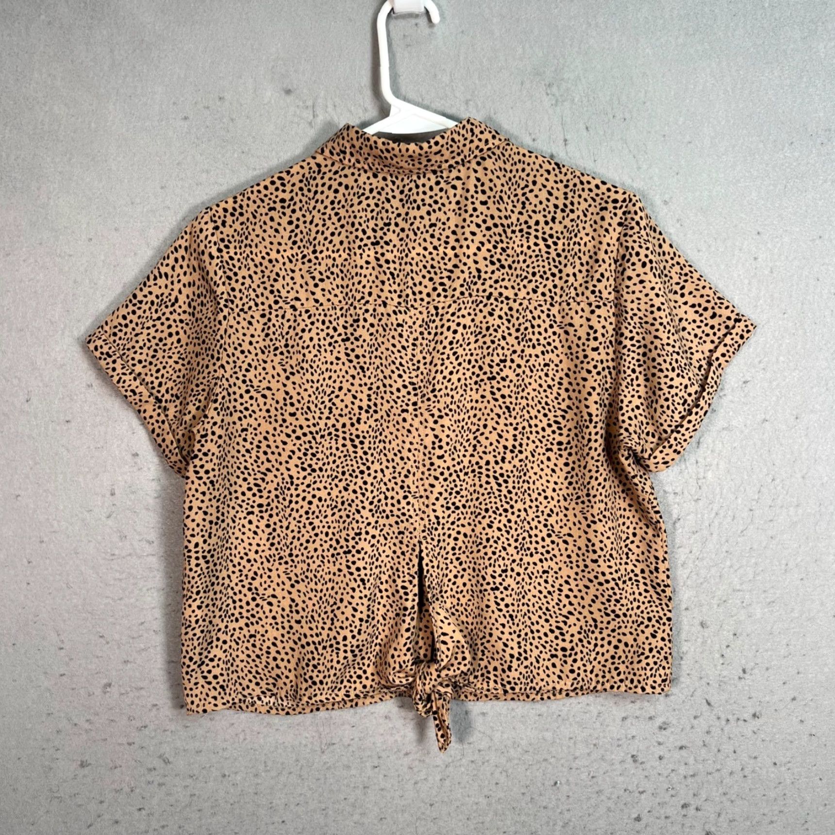 Vintage VINTAGE Mod Ref Womens Medium Spotted Animal Print Short Sleeve Button-Up Shirt Size M / US 6-8 / IT 42-44 - 2 Thumbnail