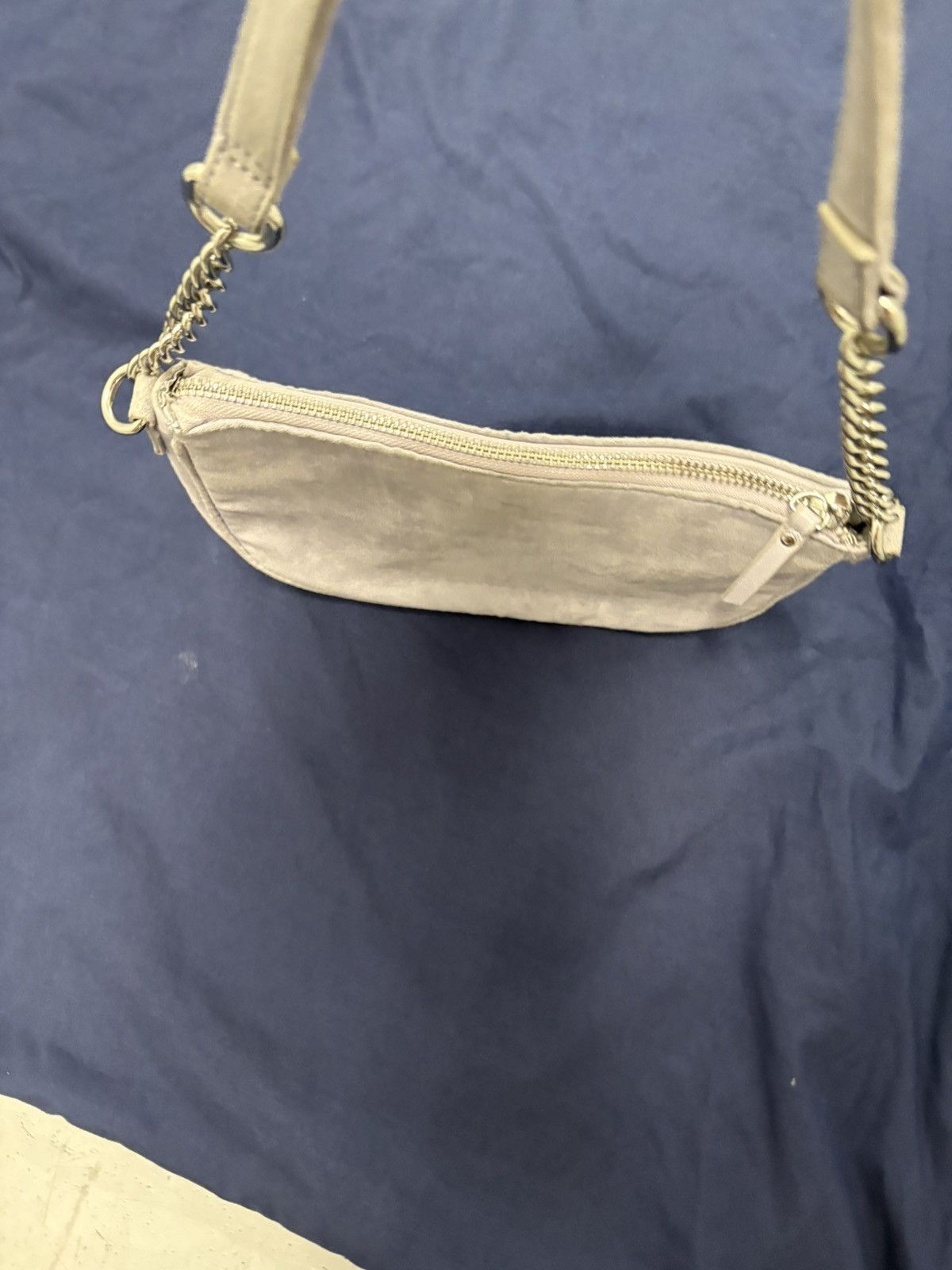 Other Soft Blue Crescent ShoulderBag Chain Strap Zip Lined Gold Size ONE SIZE - 4 Thumbnail