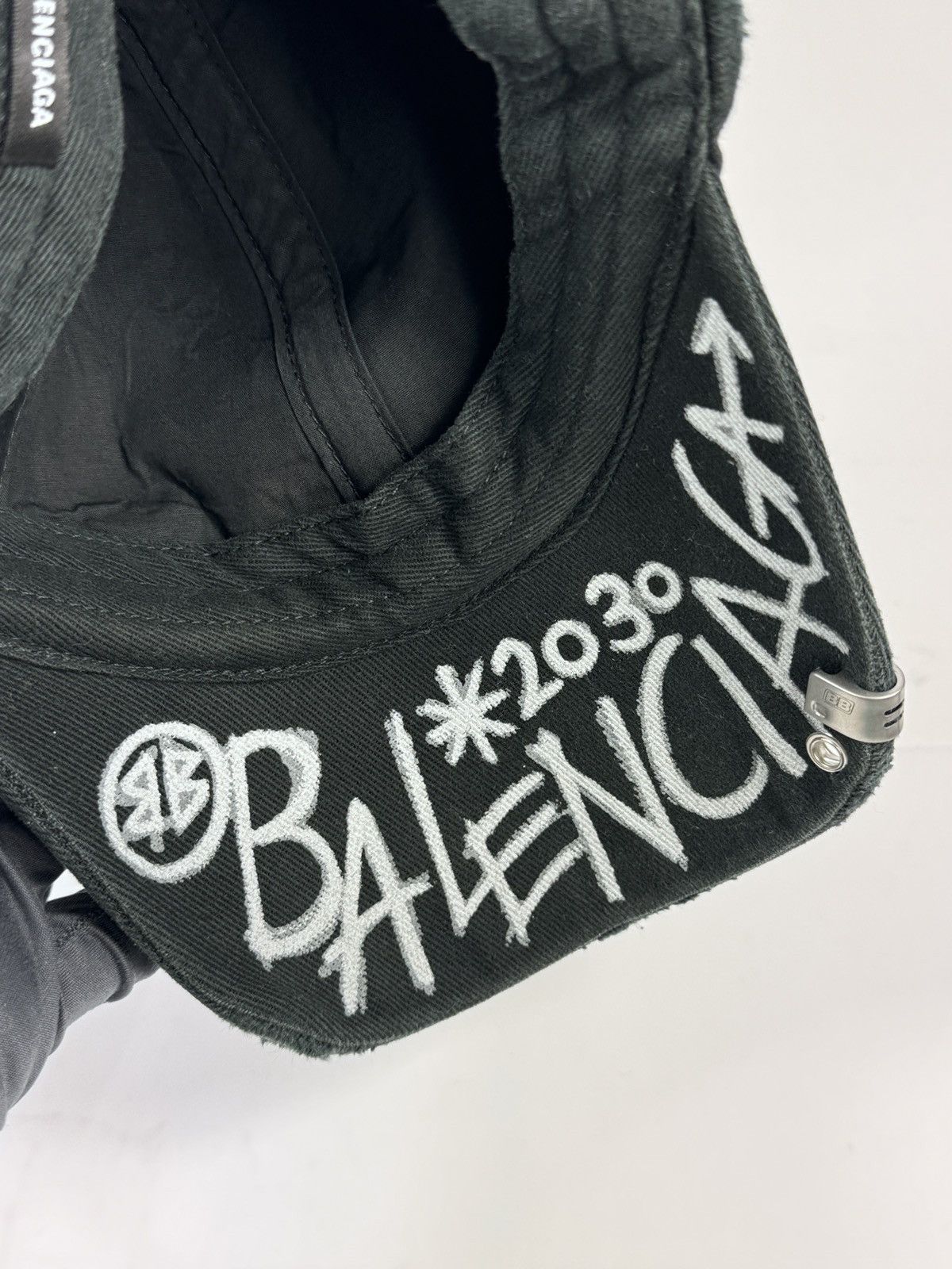 Balenciaga LOGO EMBROIDERED DISTRESSED CAP Size ONE SIZE - 5 Thumbnail