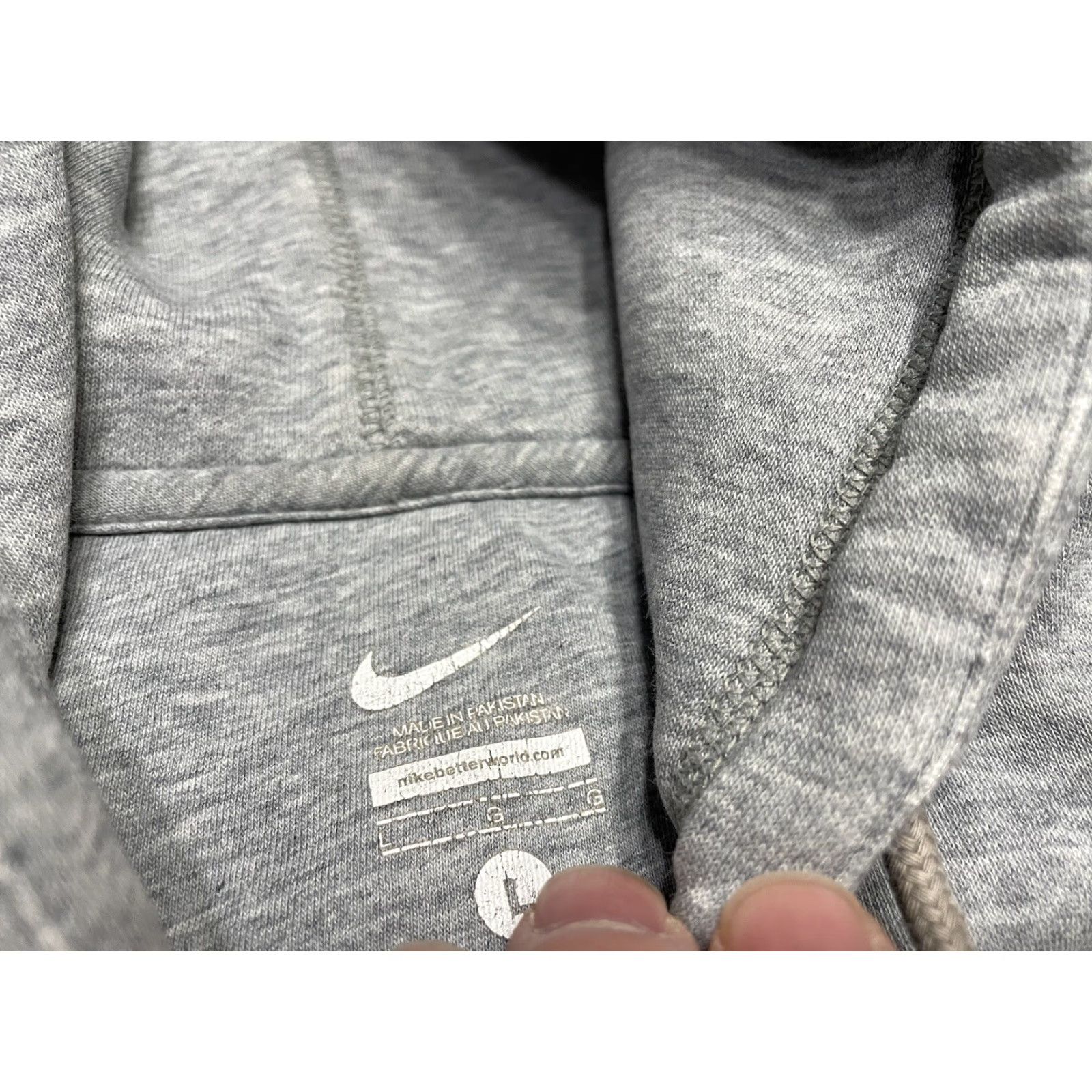 Nike VINTAGE Nike Hoodie Mens L Gray Swoosh Zip Up 90s Logo Embroidered Graphic Print Cotton Fleece Crew Neck Zip Up Sports Skate Y2K Size US L / EU 52-54 / 3 - 4 Thumbnail