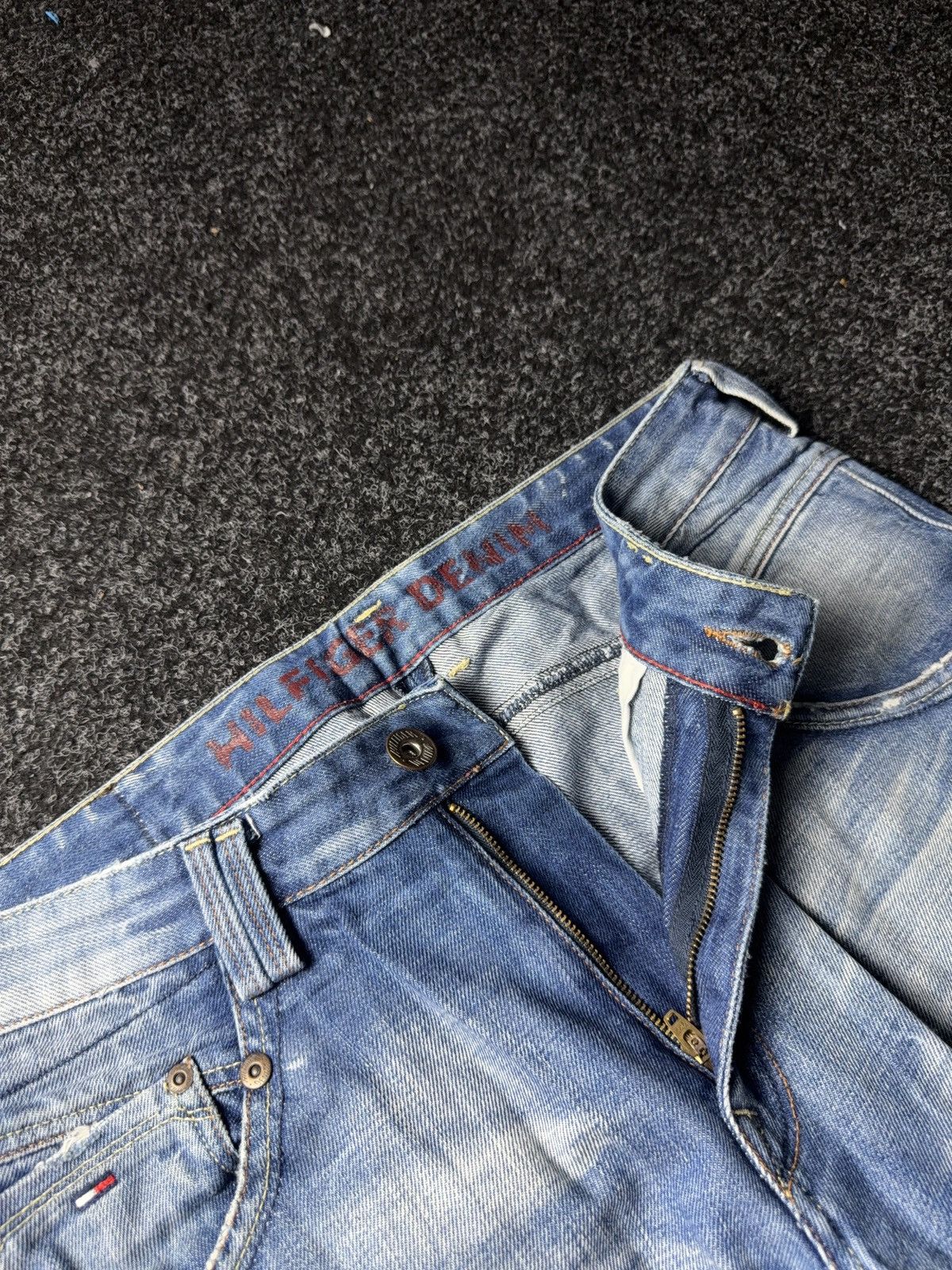 Tommy Hilfiger 00s Y2K Hilfiger Denim Y2K Vintage Faded Straight Jeans Size US 32 / EU 48 - 8 Thumbnail