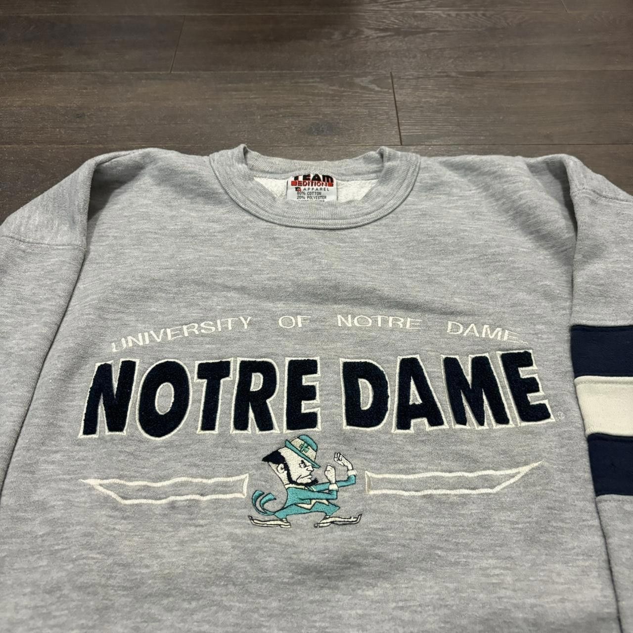 Vintage Notre Dame Fighting Irish College sold Sweatshirt Size Large Crewneck