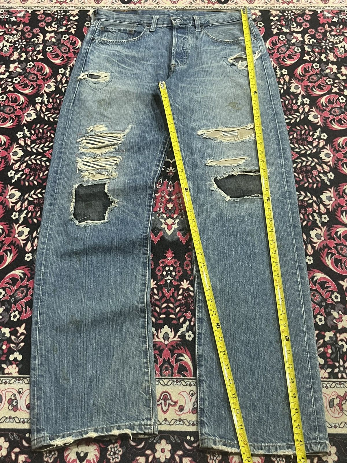 Levi's Vintage y2k Levi’s 501 Blue Washed Distressed Blowout Jeans Size US 32 / EU 48 - 14 Thumbnail