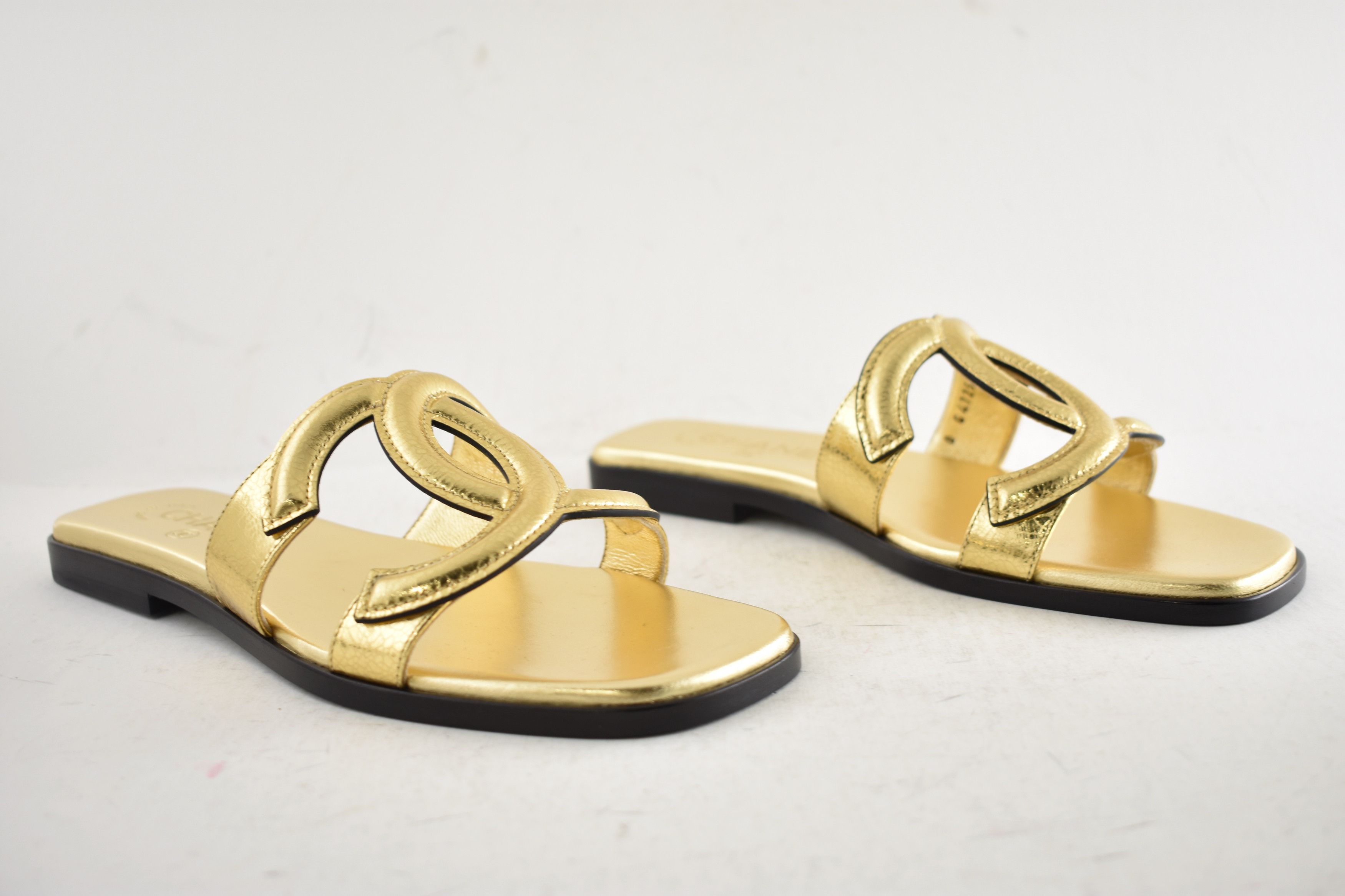 Chanel 26S Golden Leather XL CC Logo Mule Slide Flat Sandal 40 Size US 10 / IT 40 - 4 Thumbnail