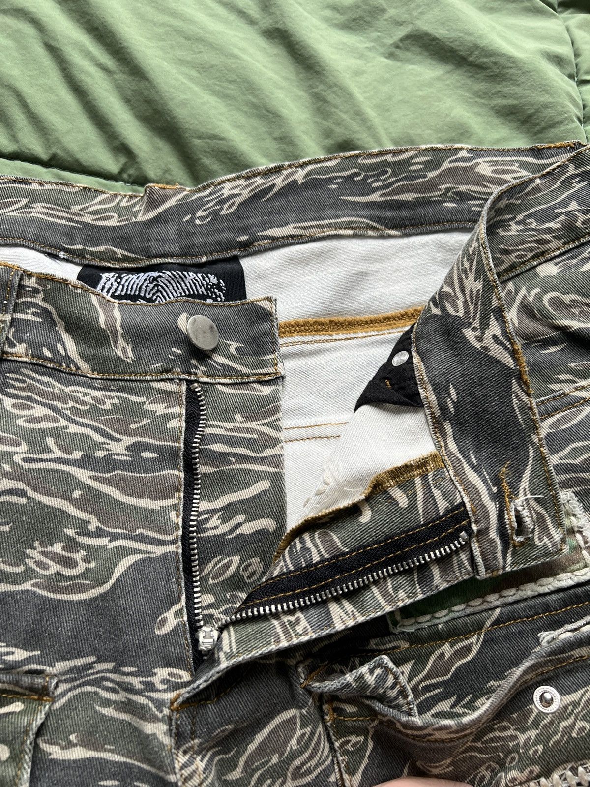 Missing Since Thursday Missing Since Thursday Tiger Camo Cargo Pants Size US 34 / EU 50 - 4 Thumbnail
