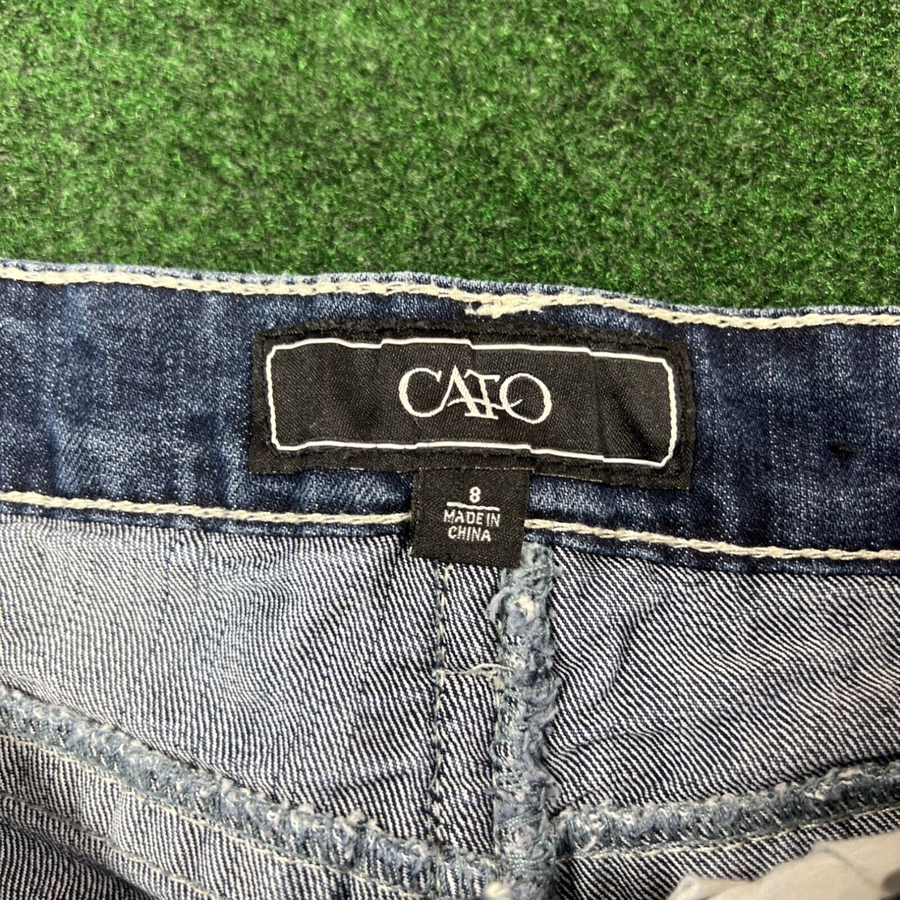 Vintage Cato Womens Embellished Bling Pockets Cuffed Denim Shorts Size 8 Preowned Size 30" / US 8 / IT 44 - 3 Thumbnail