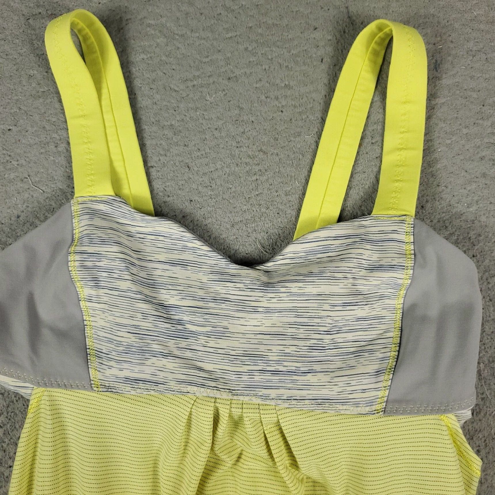 Lululemon Lululemon Tank Top Womens Size 6 Yellow Back On Track Top Active Ladies Shirt Tank Womens 6 Yellow Activewear Casual Fashion Sports Size M / US 6-8 / IT 42-44 - 2 Thumbnail