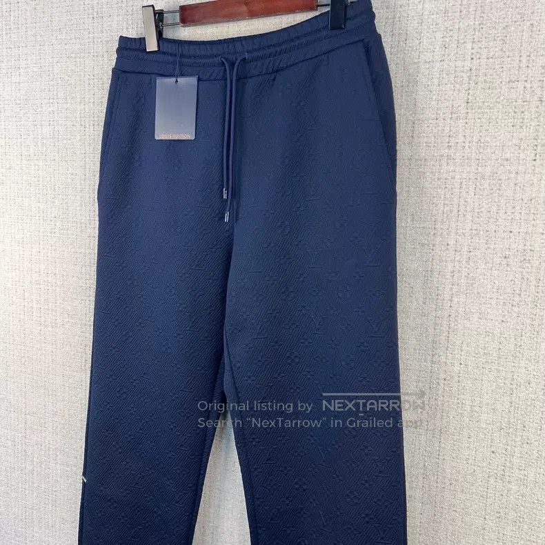 Louis Vuitton Louis Vuitton size m SS24 solid embossed presbyopic Jersey Size US 28 / EU 44 - 3 Thumbnail