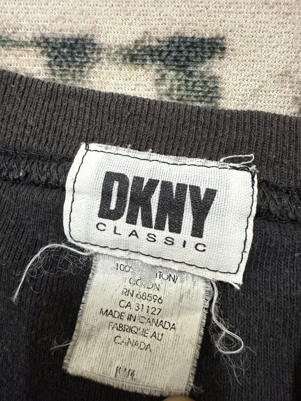 DKNY × Designer × Vintage Vintage DKNY USA Round Neck Short Sleeve Tshirt Size XXS / US 00 / IT 34 - 5 Thumbnail