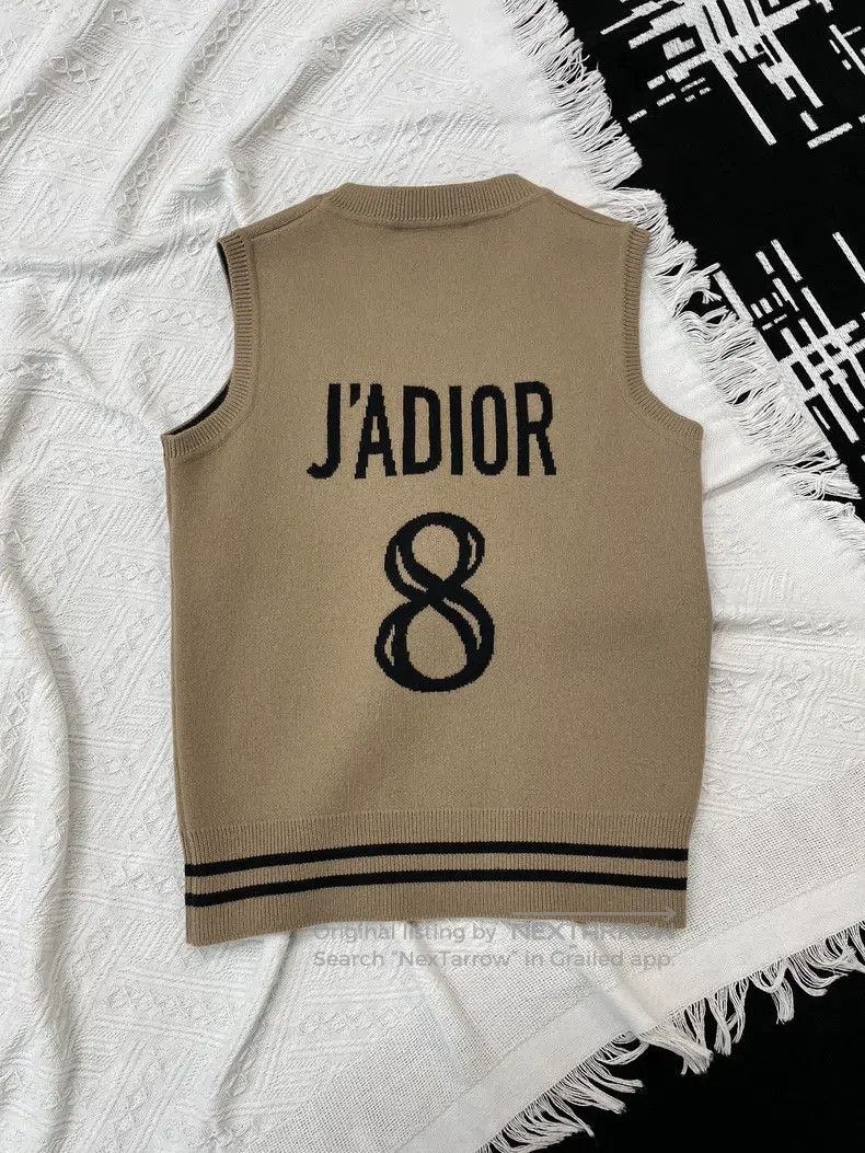 Dior Dior Khaki 8-character cashmere knitted vest sleeveless Size XS / US 0-2 / IT 36-38 - 1 Thumbnail