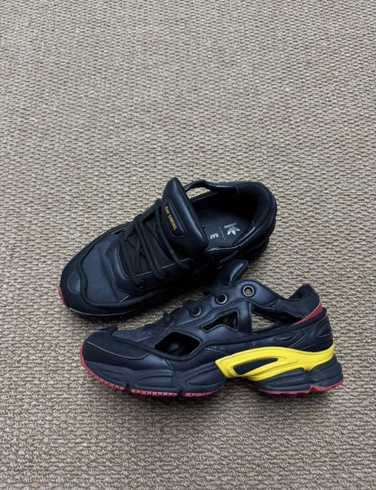 Adidas Adidas Black & Yellow F34234 K37 Size US 7 / EU 40 - 3 Thumbnail