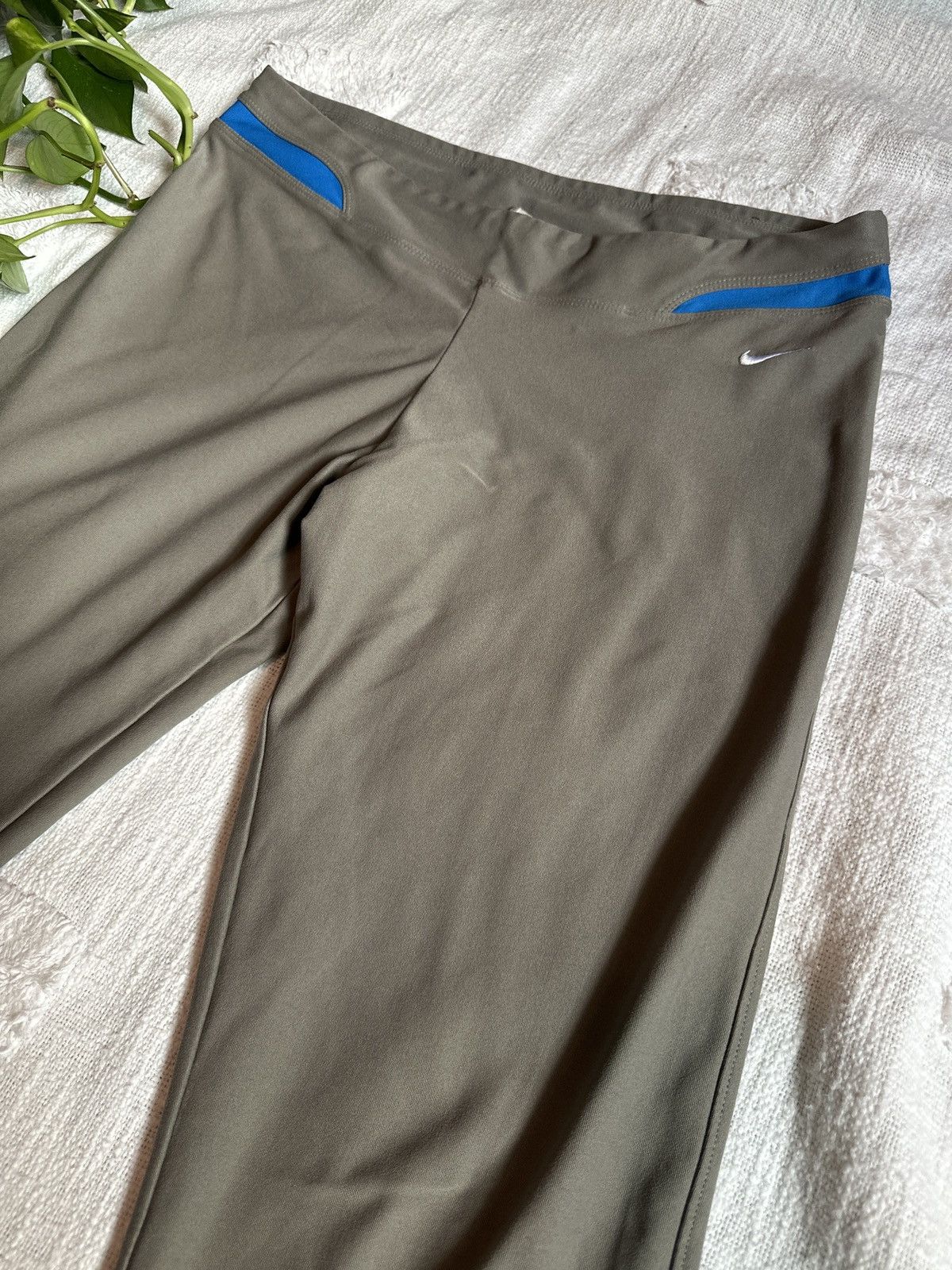 Nike Vintage Nike Yoga Pants Size 30" / US 8 / IT 44 - 3 Thumbnail
