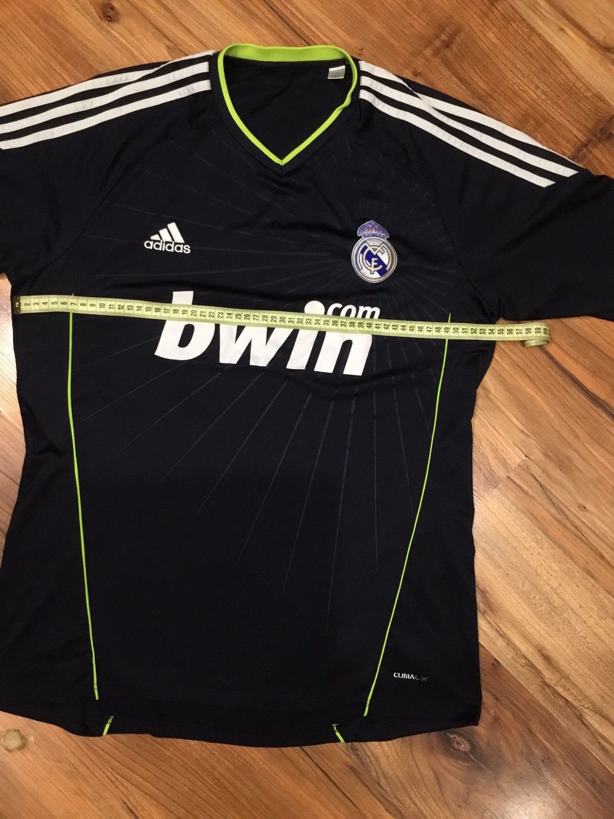 Adidas REAL MADRID 2010 2011 AWAY FOOTBALL SHIRT SOCCER JERSEY Size US L / EU 52-54 / 3 - 5 Thumbnail