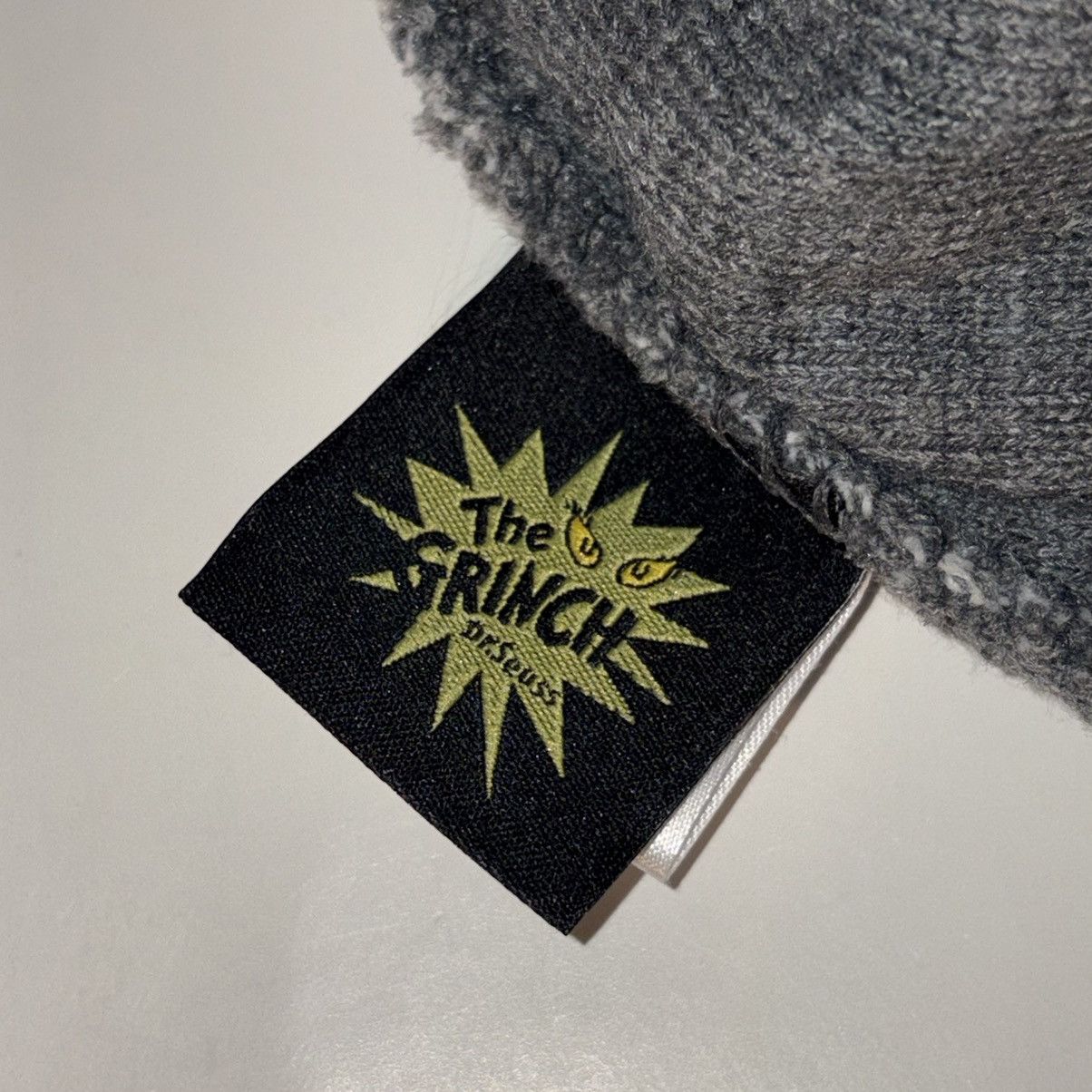 Mad Engine The Grinch Dr. Seuss MAD Engine Grey & White Winter Beanie Size ONE SIZE - 10 Thumbnail