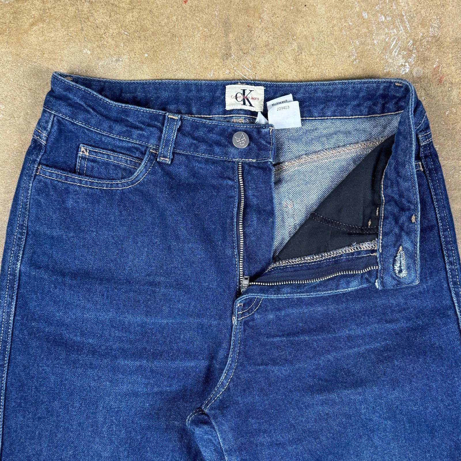 Calvin Klein Vtg Calvin Klein Jeans Women’s Size 9 Straight Leg High Rise Size 28" / US 6 / IT 42 - 4 Thumbnail