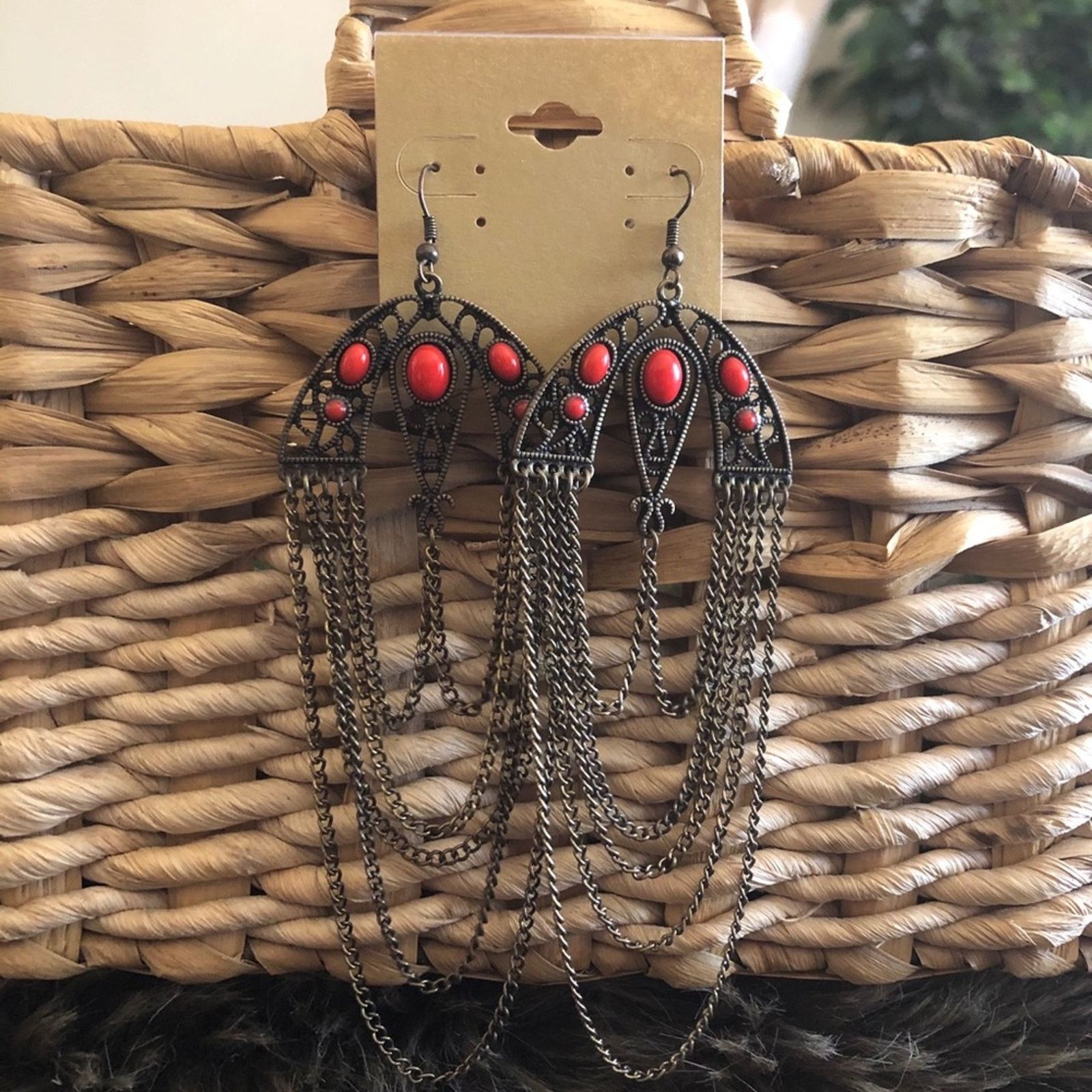 Vintage Vintage brass chain coral cabochon accent earrings Size ONE SIZE - 1 Thumbnail