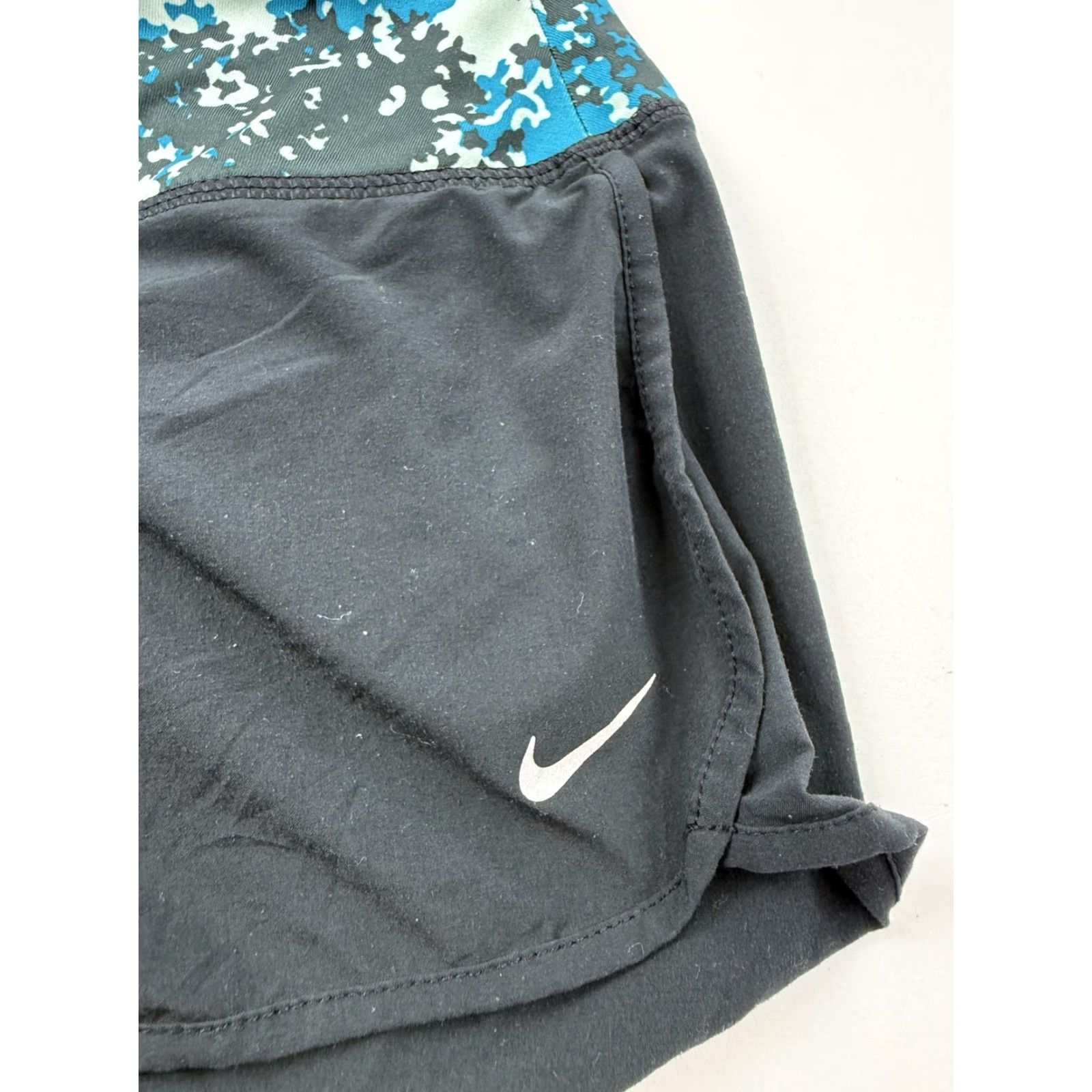 Nike Nike Shorts Womens Small Black Dri-Fit Running Lined 3.5in Camo Waistband Size 28" / US 6 / IT 42 - 2 Thumbnail