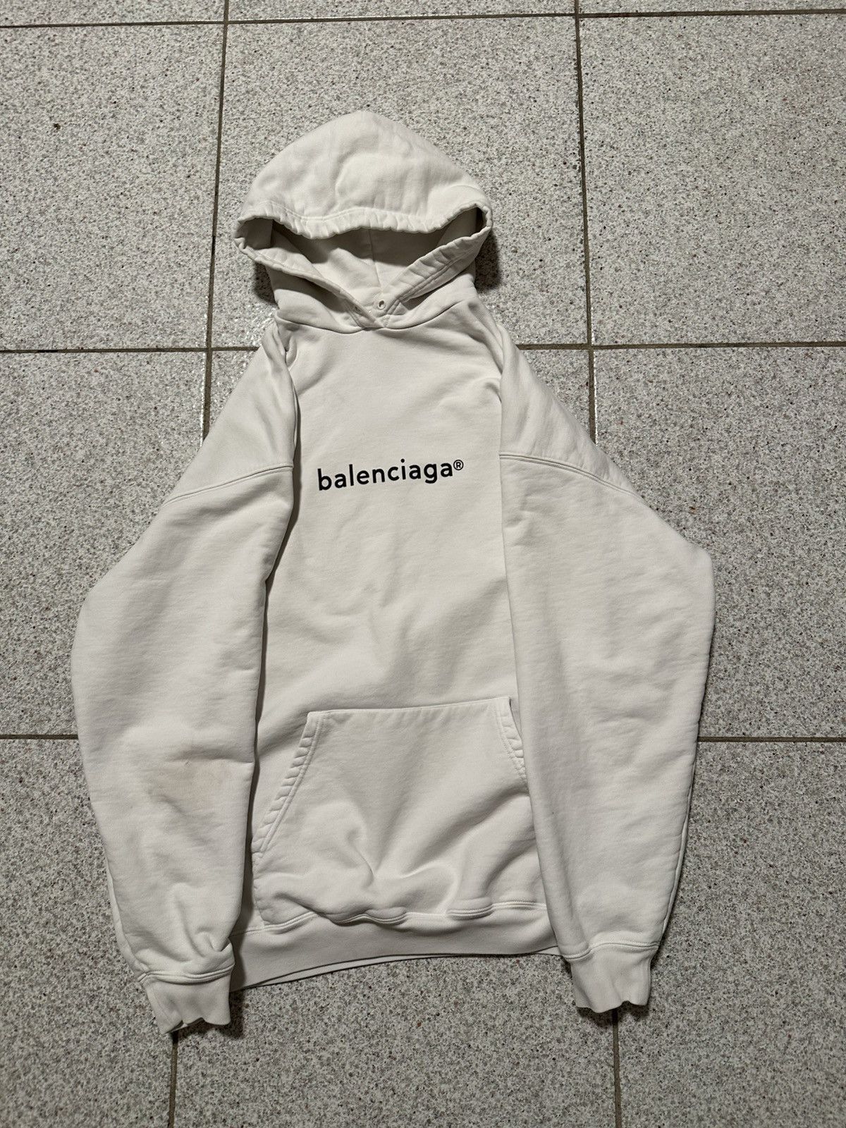 Balenciaga Balenciaga AW20 Trademark Logo Hoodie Size US L / EU 52-54 / 3 - 1 Thumbnail