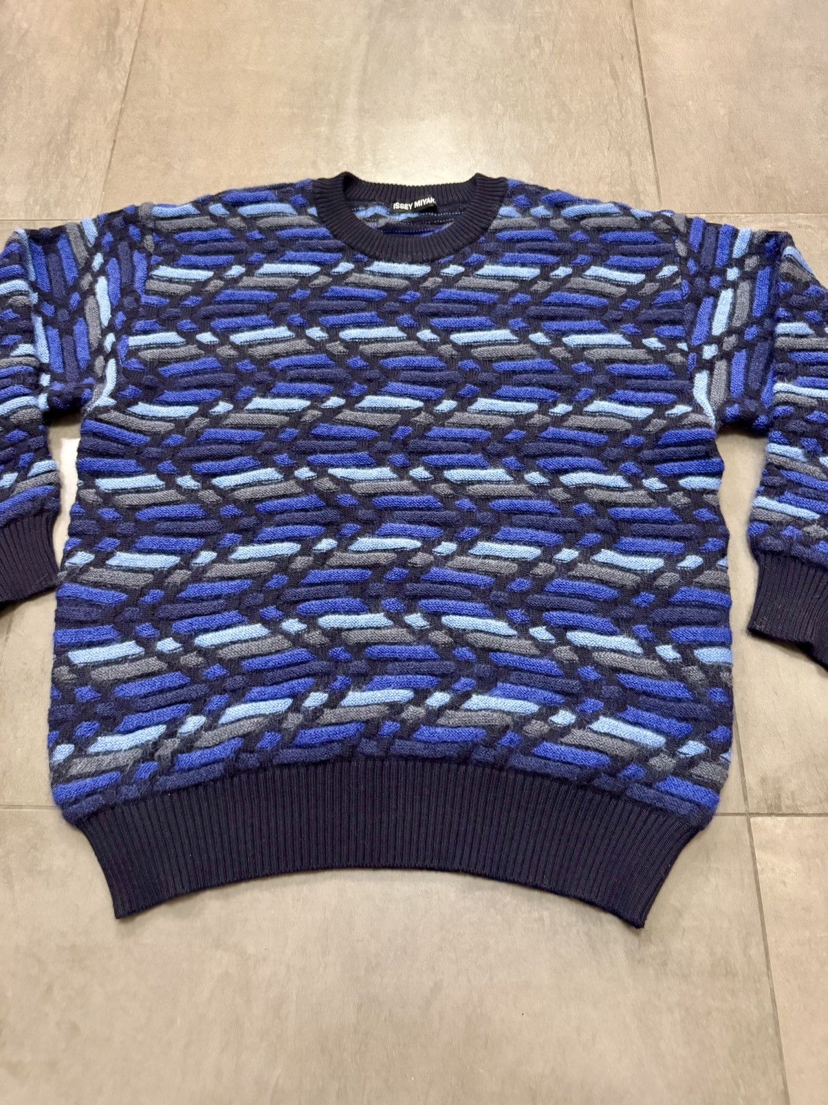 Issey Miyake Issey Miyake Vintage Blue Wool Relief Knit Sweater, Men’s M Size US M / EU 48-50 / 2 - 2 Thumbnail