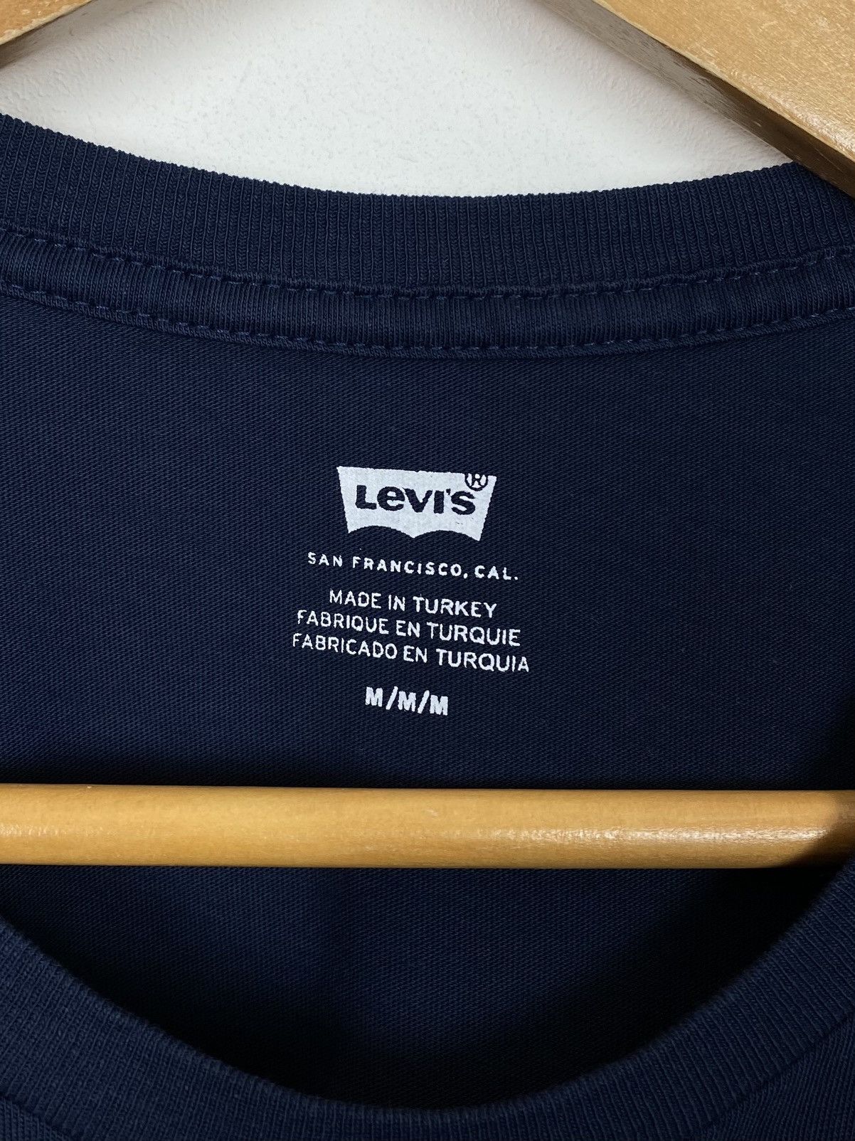 Levi's Levi’s Box Logo Paisley Blue T Shirt Size M Top Casual Blue Size US M / EU 48-50 / 2 - 4 Thumbnail