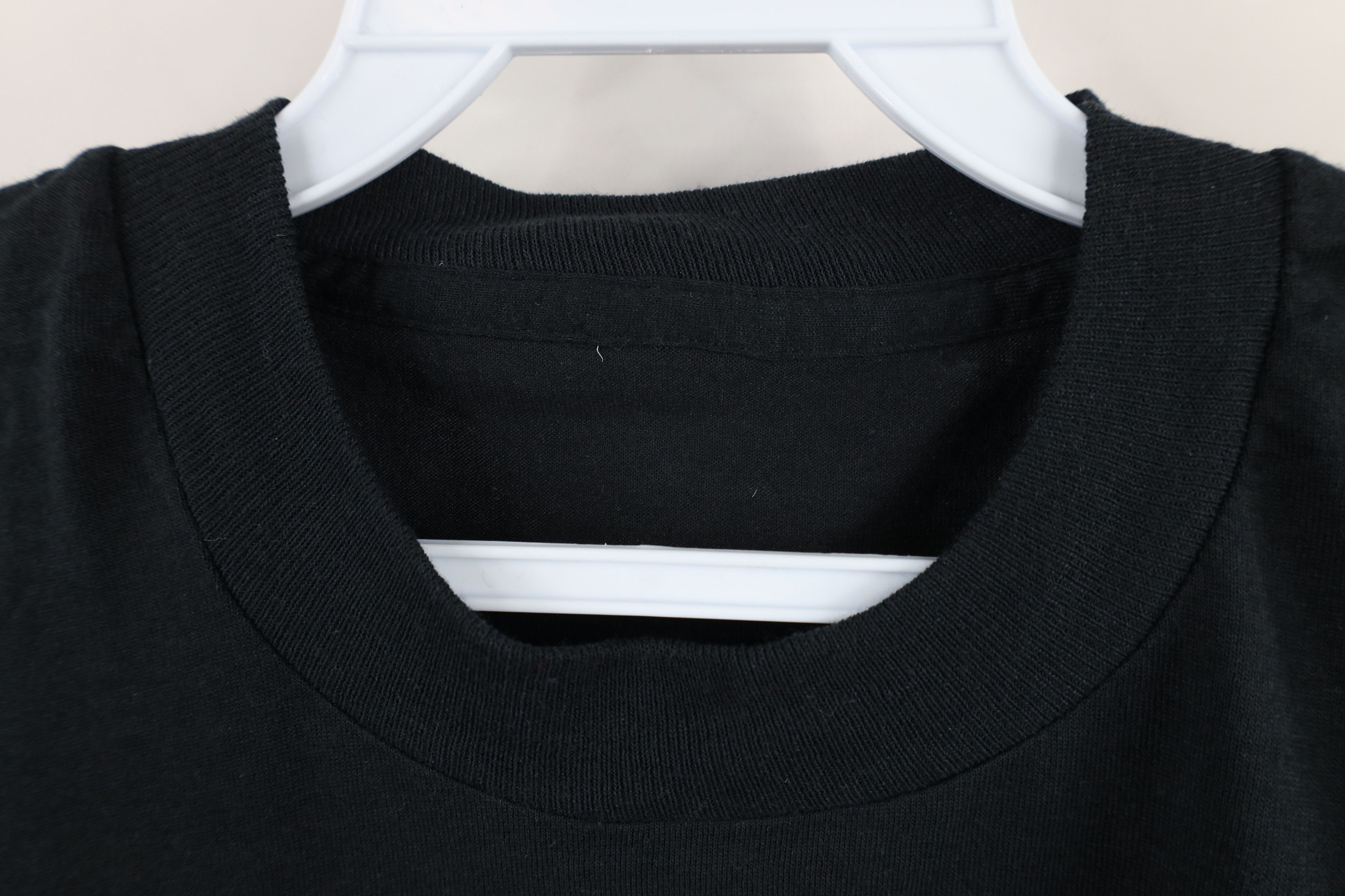Vintage Vintage 90s Streetwear Thin Cotton Pocket T-Shirt Black Size US L / EU 52-54 / 3 - 7 Thumbnail