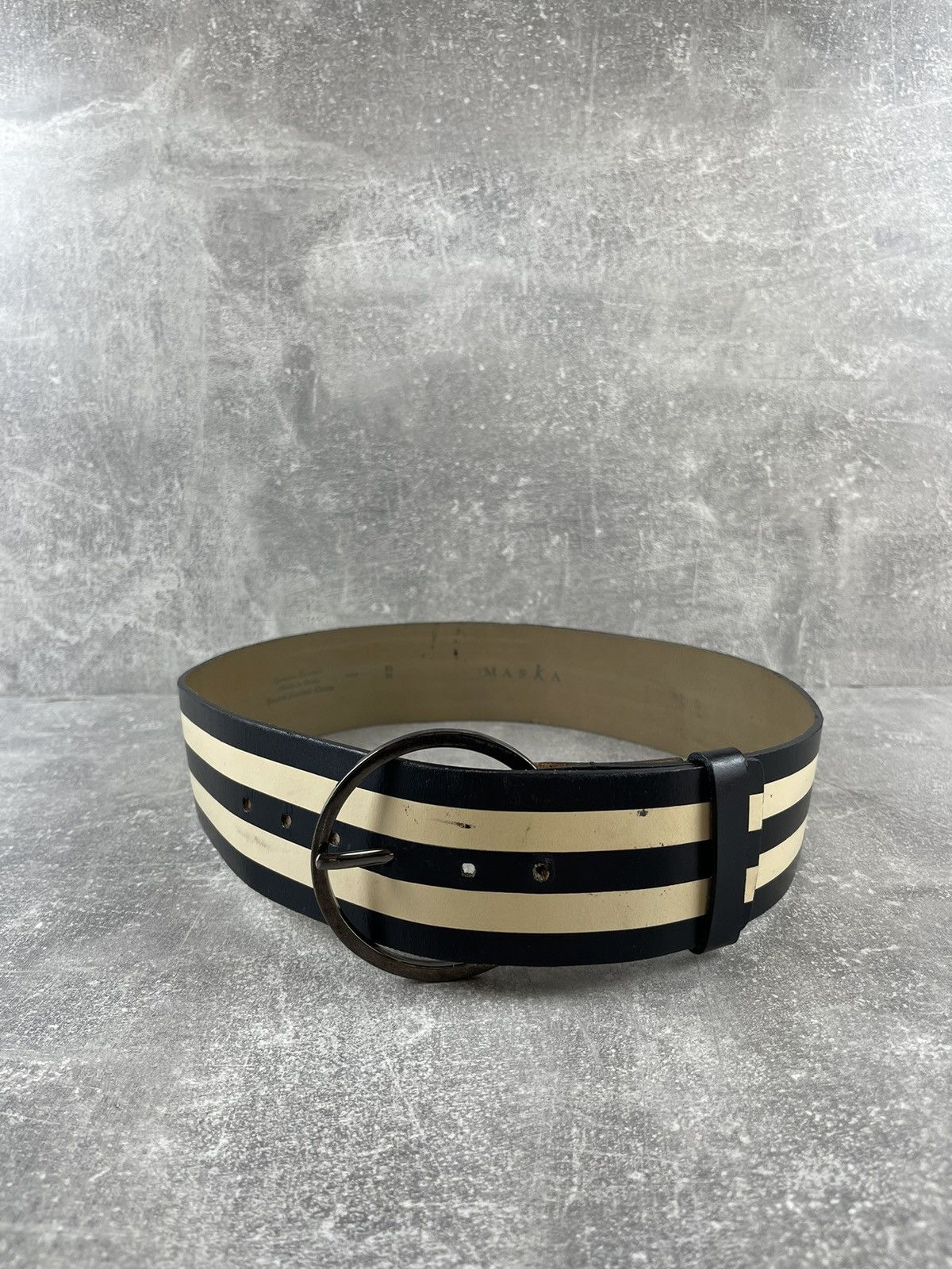 Other Vintage Wide Black Cream Striped Leather Round Buckle Belt Size ONE SIZE - 2 Thumbnail