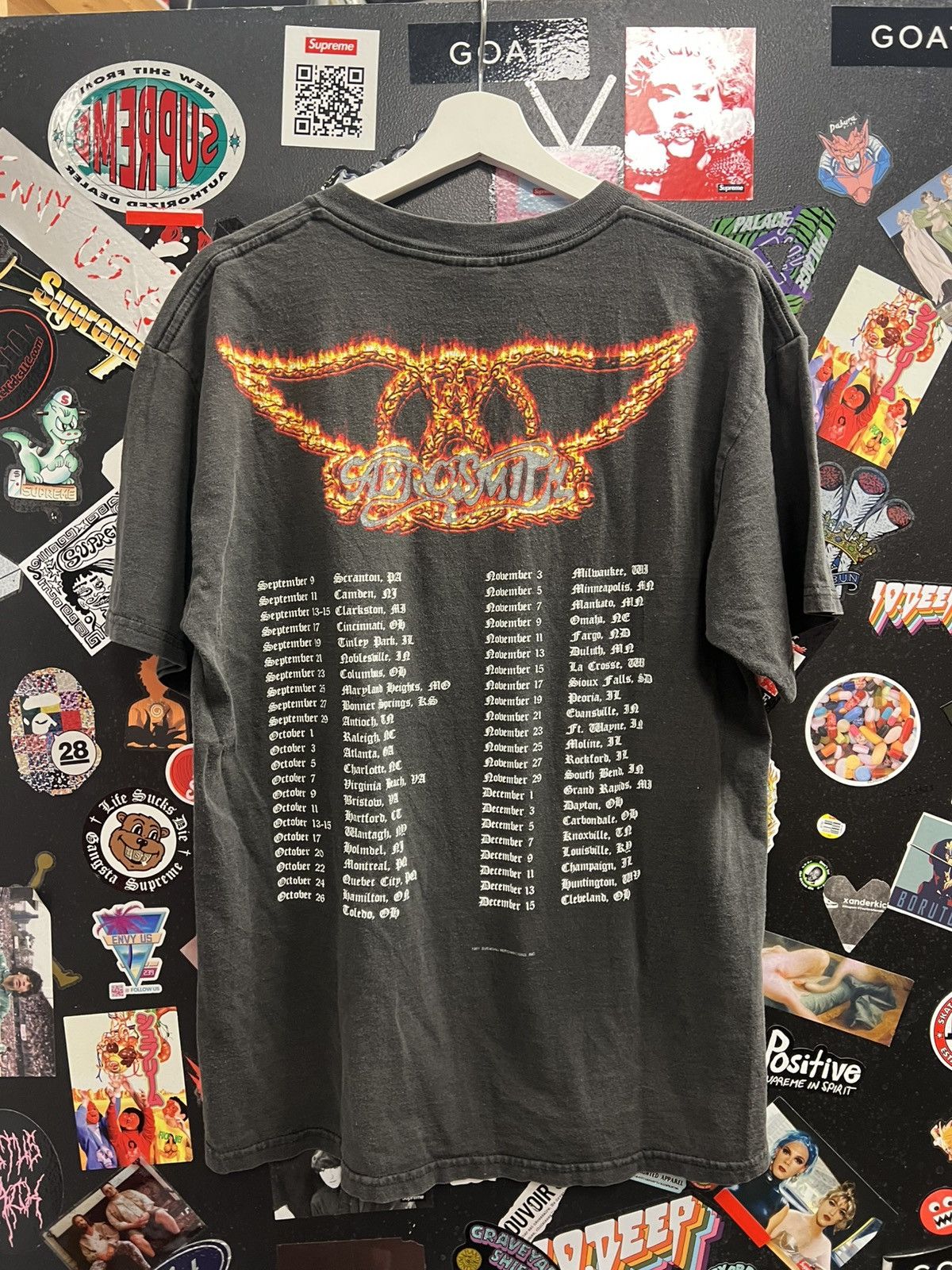 Vintage Vintage Aerosmith 9 Lives World Tour Shirt Size US L / EU 52-54 / 3 - 2 Thumbnail