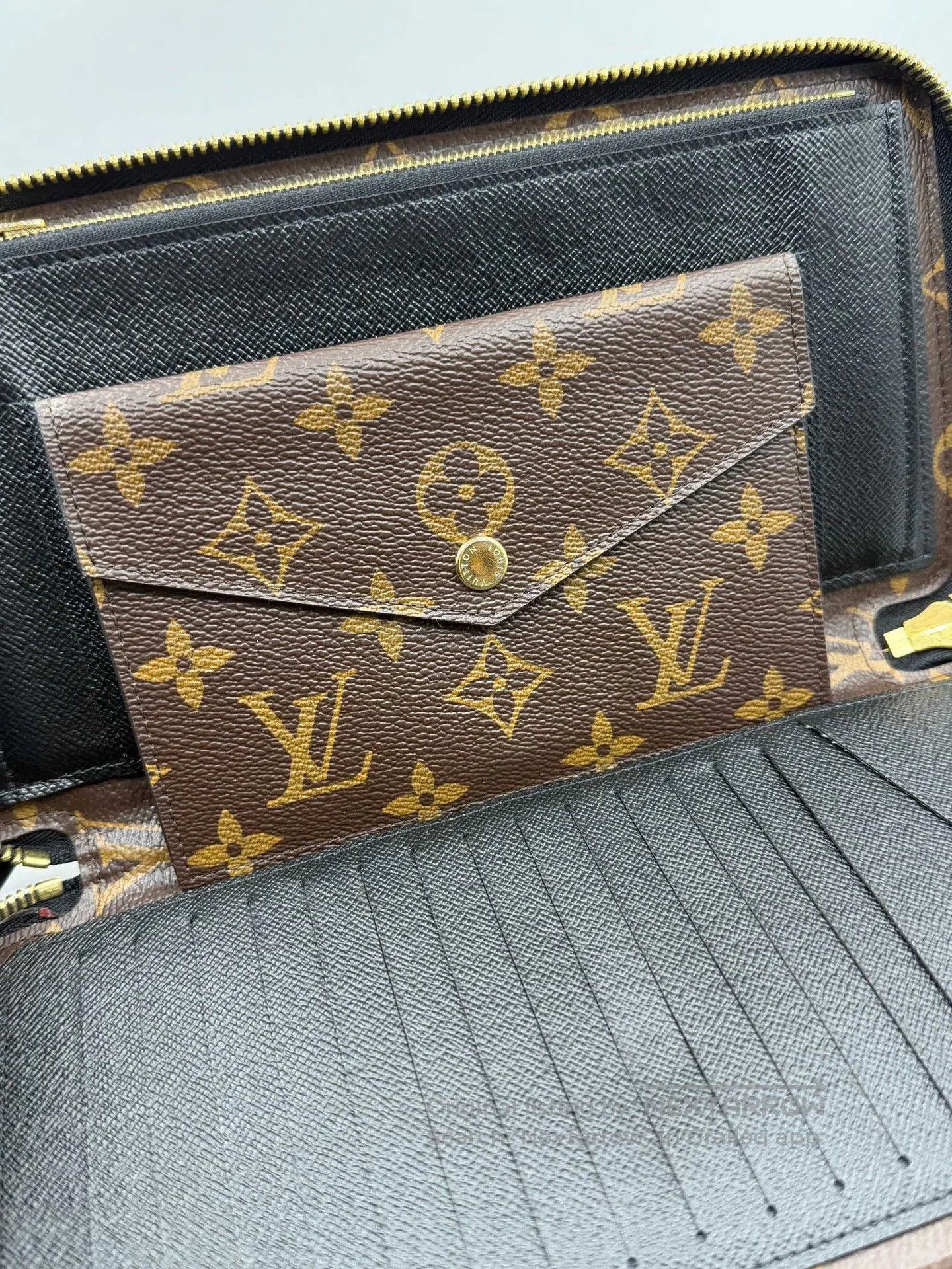 Louis Vuitton Louis Vuitton Long Classic Wallet with Sub-pouch. Size ONE SIZE - 3 Thumbnail