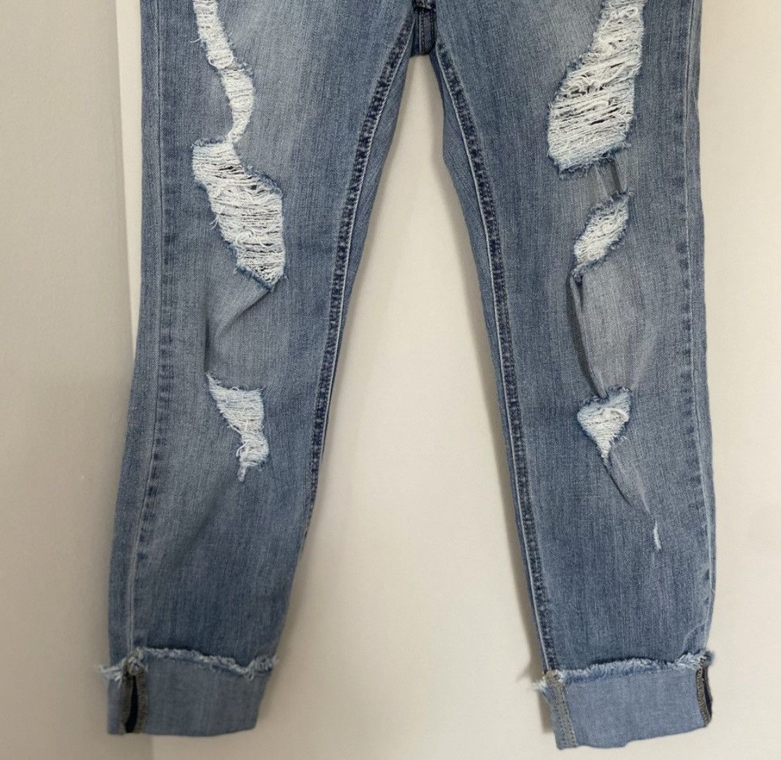 Other DESTROYED DISTRESSED HIGH RISE CROPPED CUFFED ANKLE JEANS Size 28" / US 6 / IT 42 - 4 Thumbnail