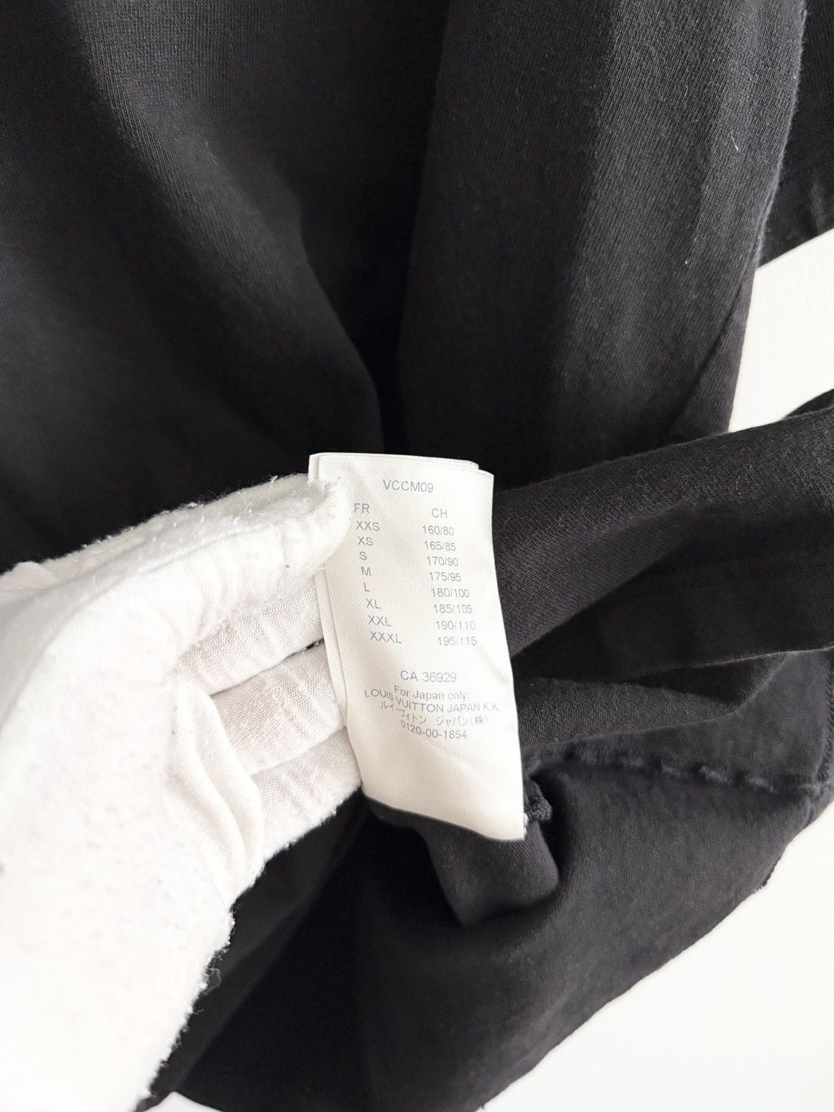 Louis Vuitton STEAL! 2019 Louis Vuitton Barcode Tee (XL) Size US XL / EU 56 / 4 - 9 Thumbnail
