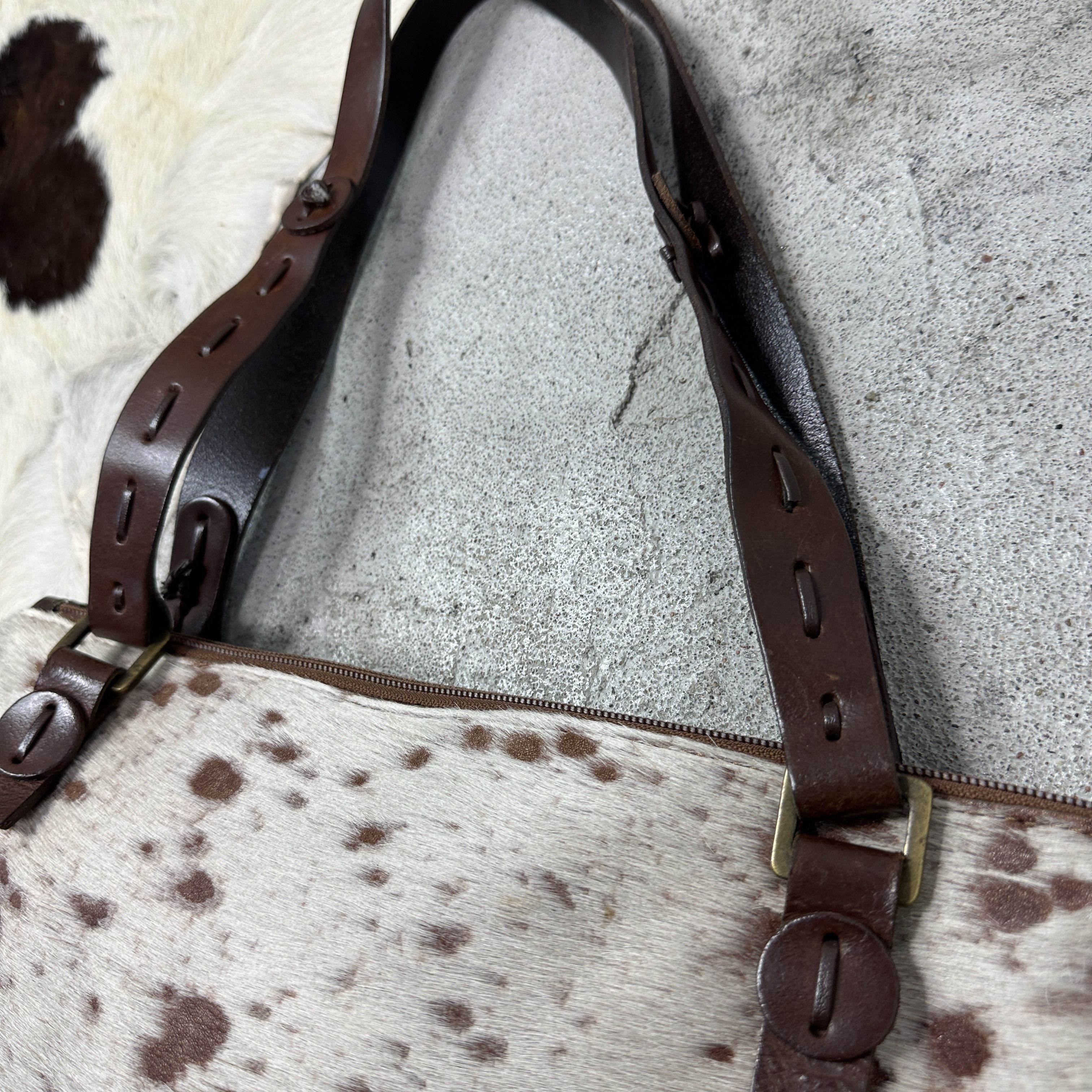 Vintage Vintage Avant Garde Leather Cowhide Baguette Bag Y2K Size ONE SIZE - 4 Thumbnail