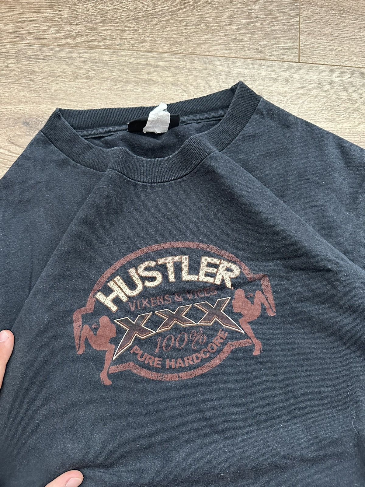 Hook-Ups 🔥VINTAGE HUSTLER XXX PORNSTAR PORN NUDE T-SHIRT🔥 Size US M / EU 48-50 / 2 - 4 Thumbnail