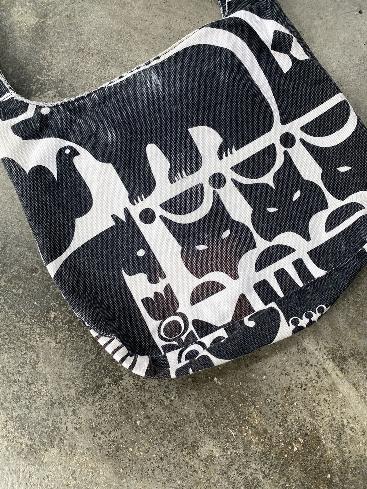 Japanese Brand Vintage Distressed Sun Faded Marimekko Cross Body Bag Size ONE SIZE - 6 Thumbnail