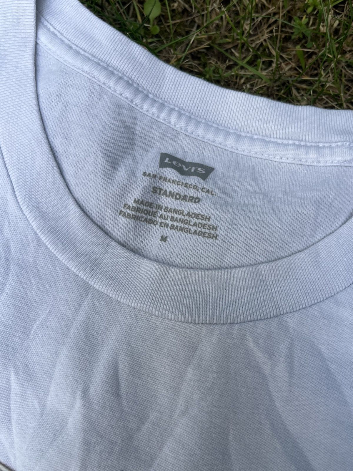 Levi's Levi’s Levis White T-Shirt with a beautiful print Size US M / EU 48-50 / 2 - 3 Thumbnail