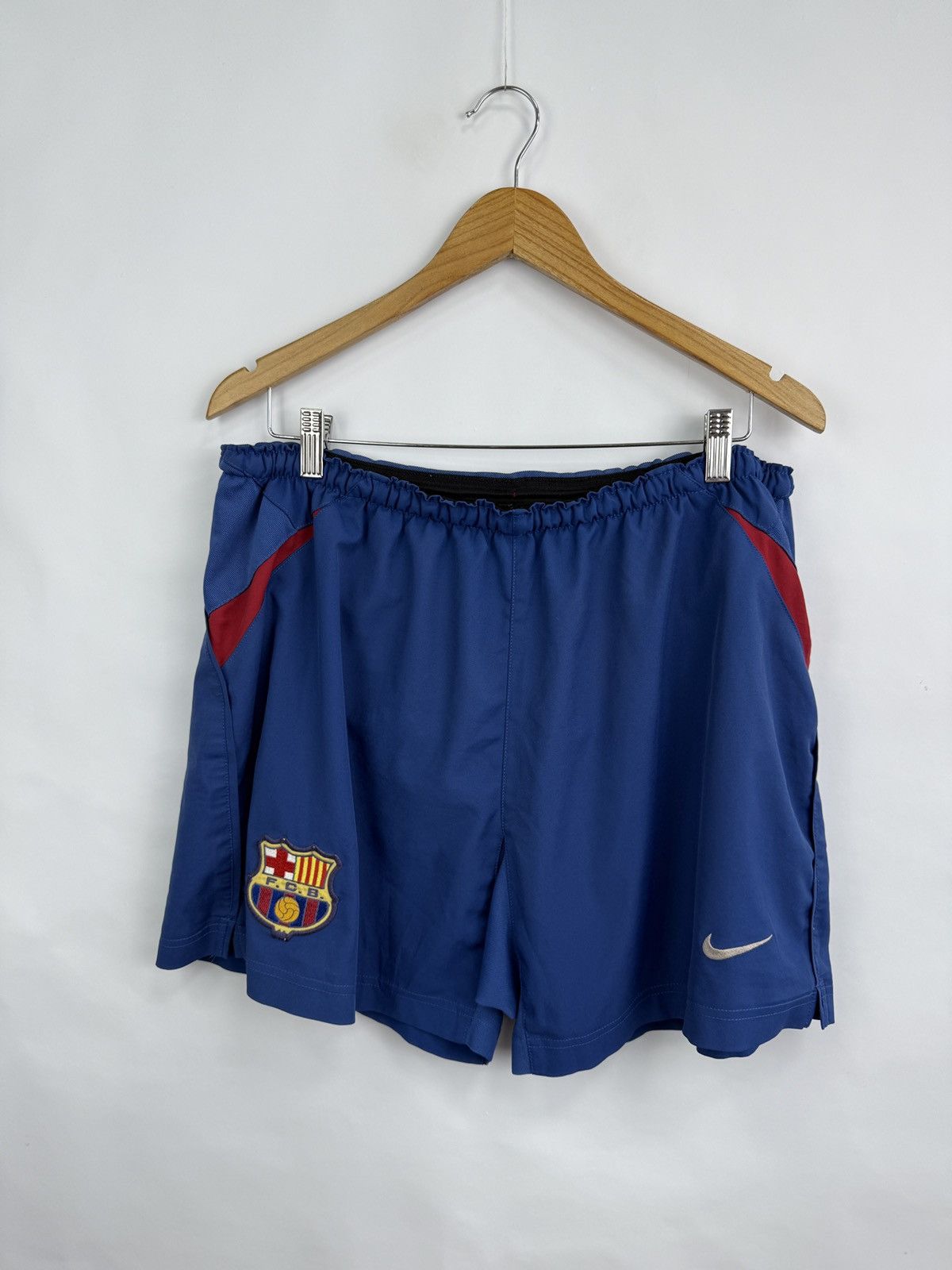 Nike 🇪🇸 Vintage 2002/2003 F. C. Barcelona Nike Soccer Shorts Size US 32 / EU 48 - 2 Thumbnail