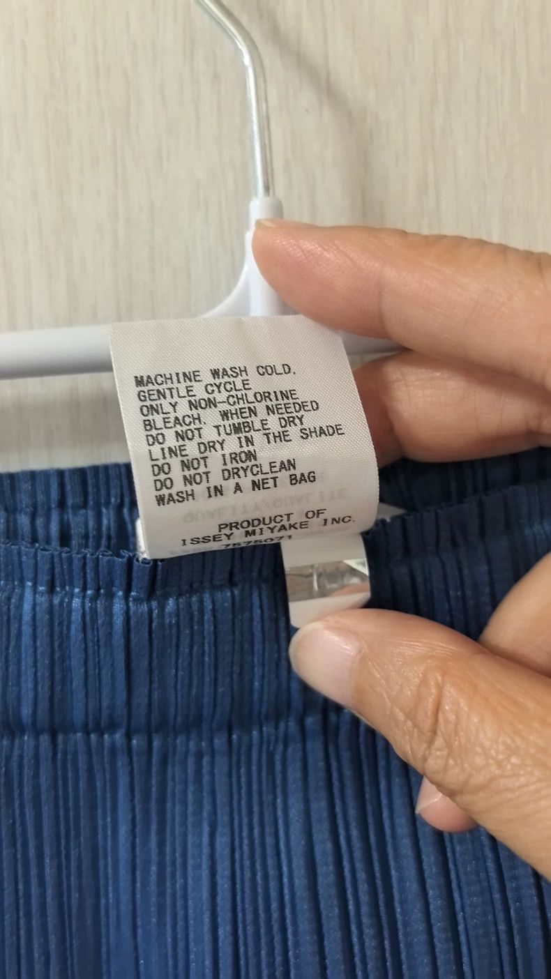 Issey Miyake Issey Miyake size:3 Blue pleated skirt Size 22" - 3 Thumbnail